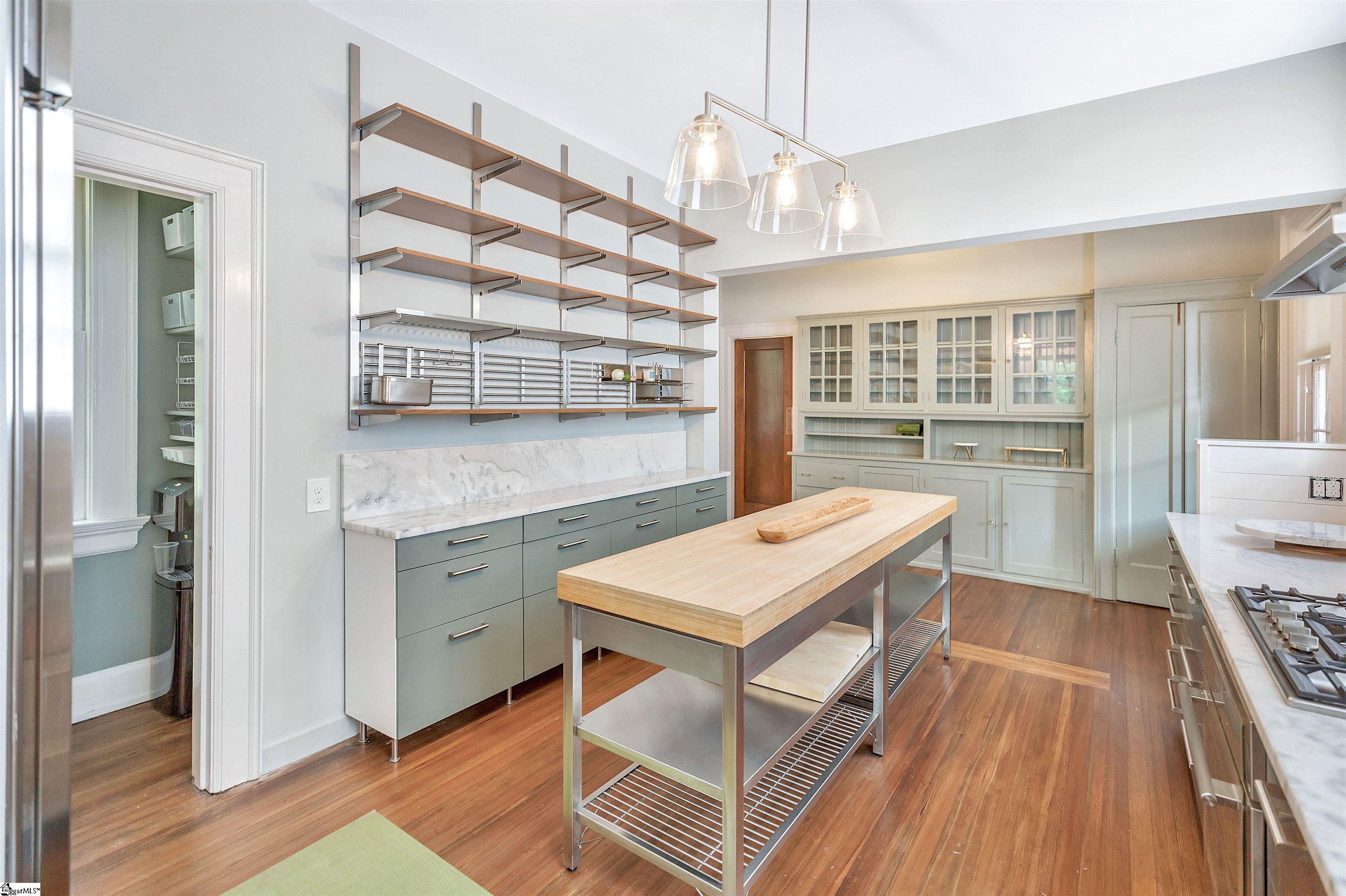 905 W Market Street Anderson, SC 29624