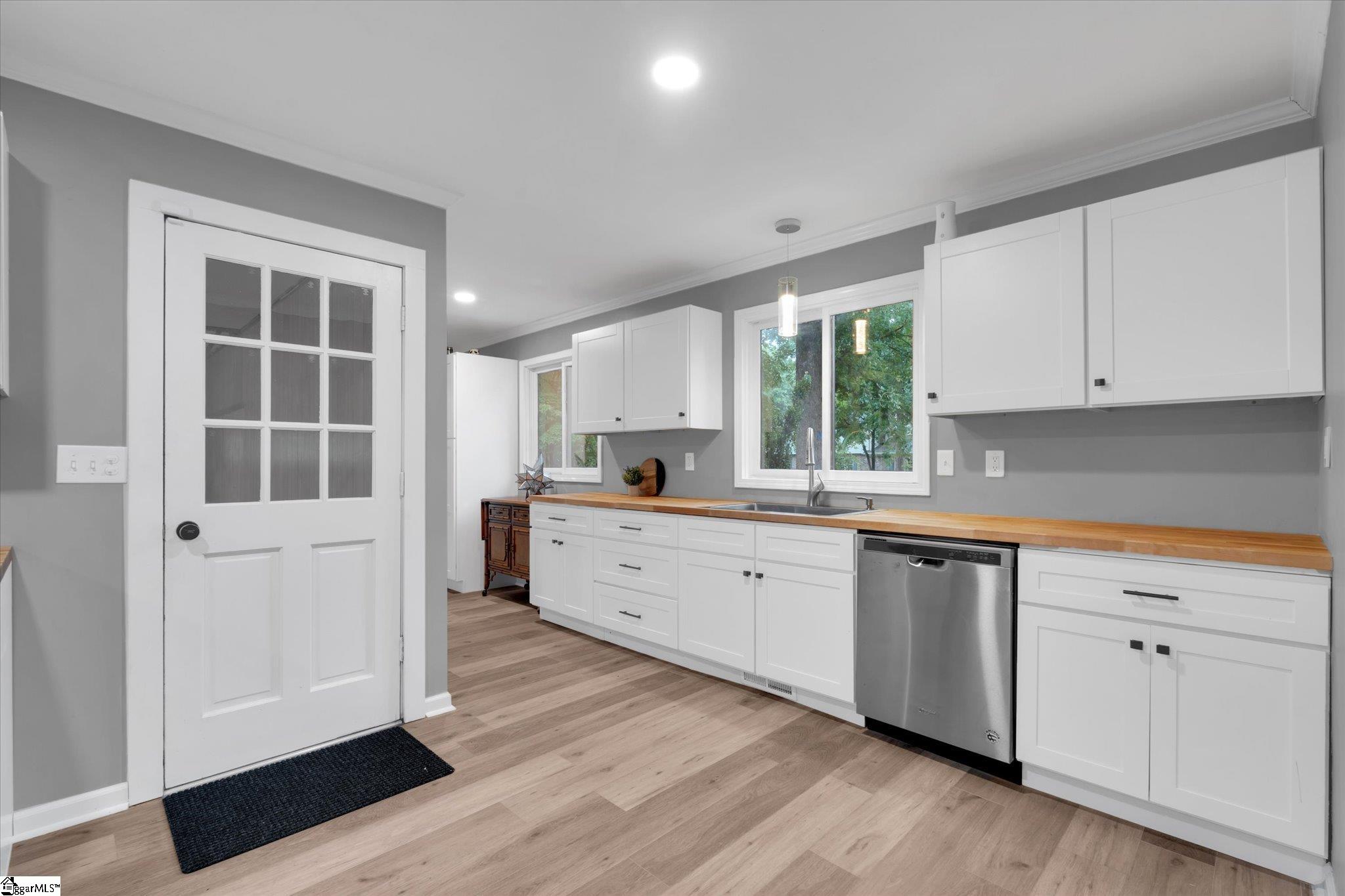 127 White Oak Drive Easley, SC 29642