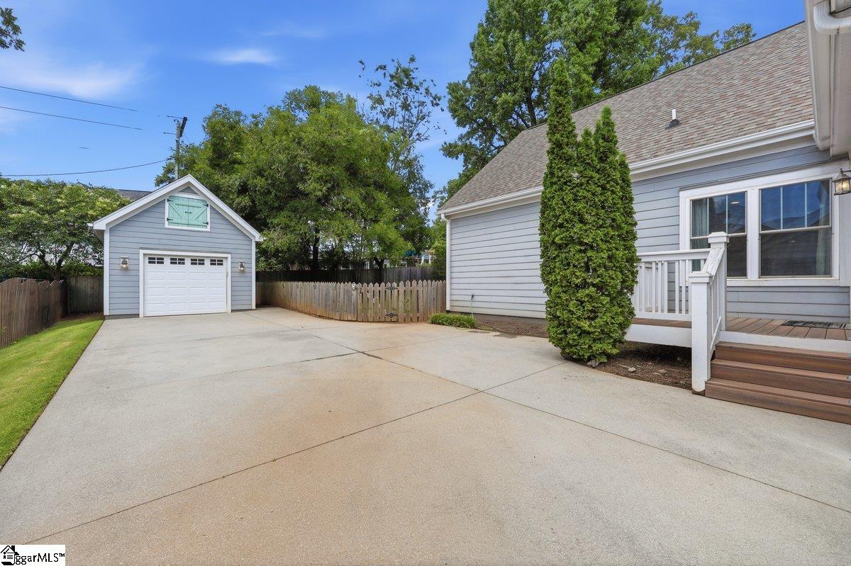10 N Avondale Drive Greenville, SC 29609