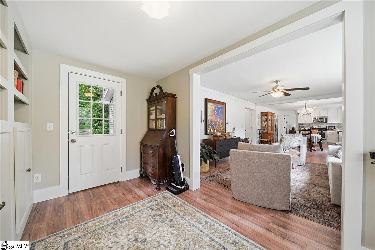 902 E Lee Road Taylors, SC 29687