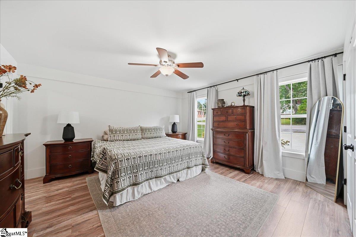 902 E Lee Road Taylors, SC 29687