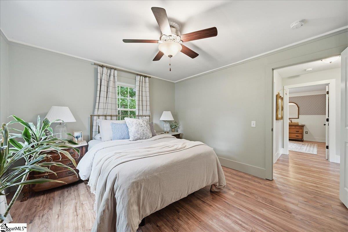 902 E Lee Road Taylors, SC 29687