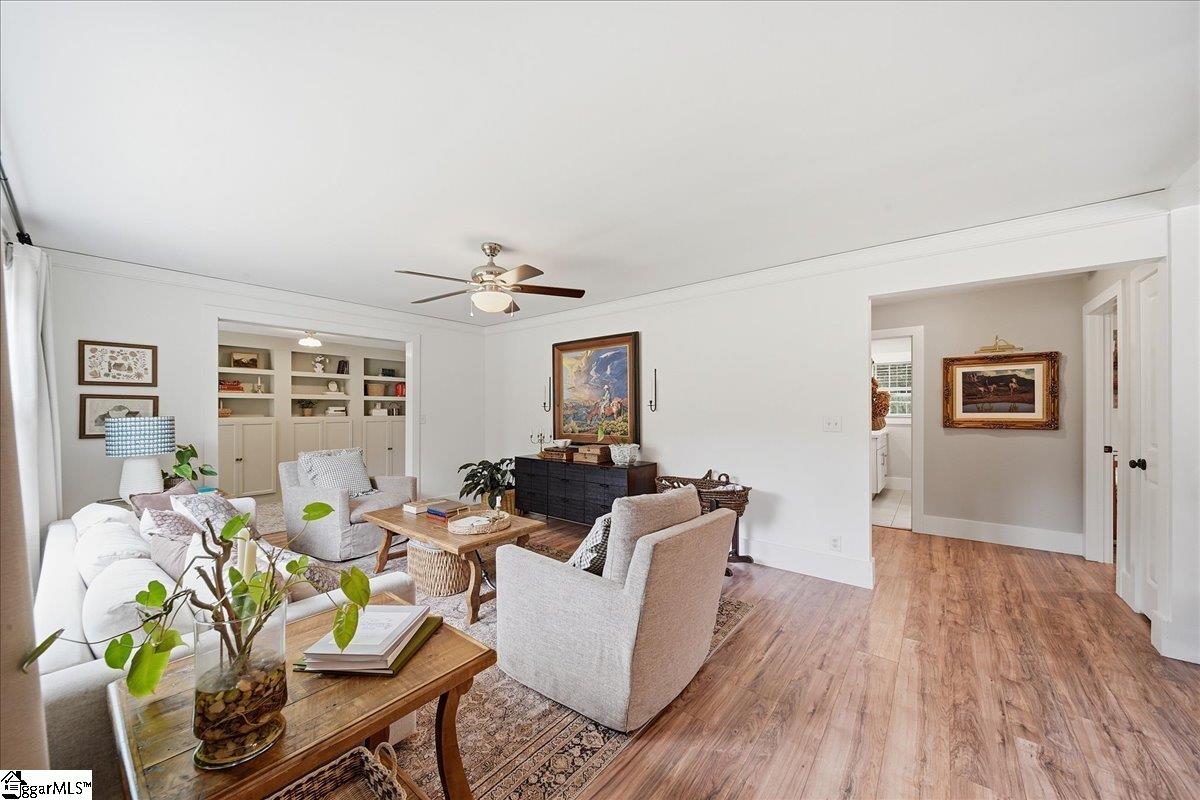 902 E Lee Road Taylors, SC 29687