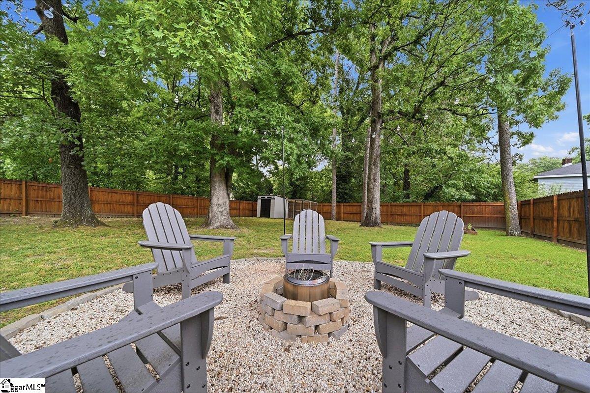 902 E Lee Road Taylors, SC 29687