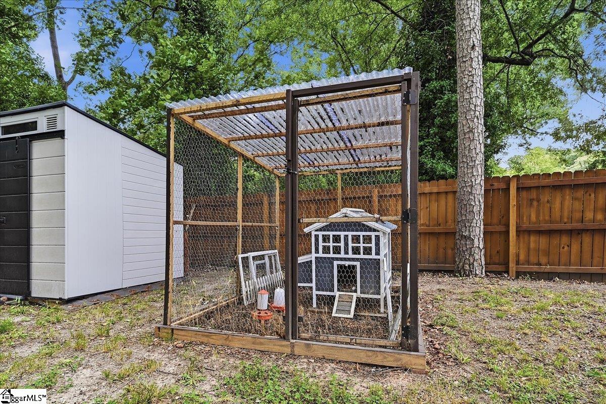 902 E Lee Road Taylors, SC 29687