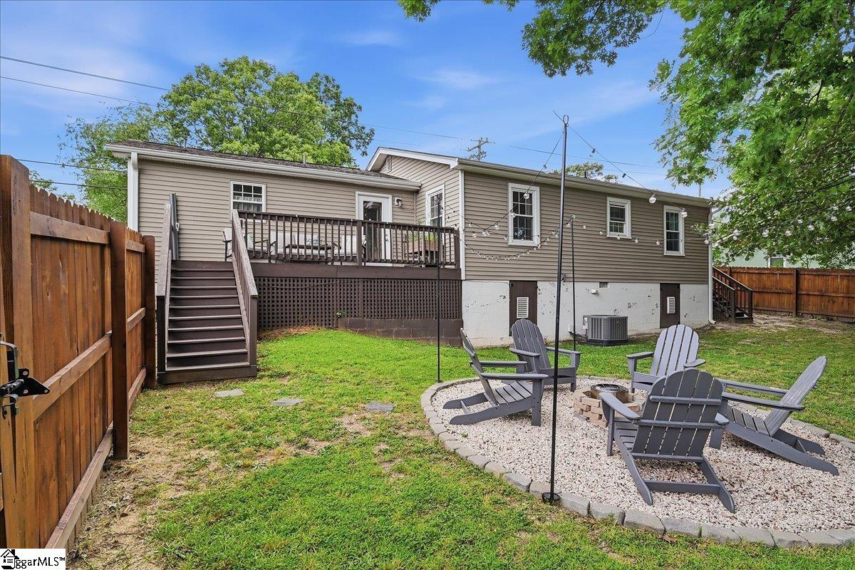 902 E Lee Road Taylors, SC 29687