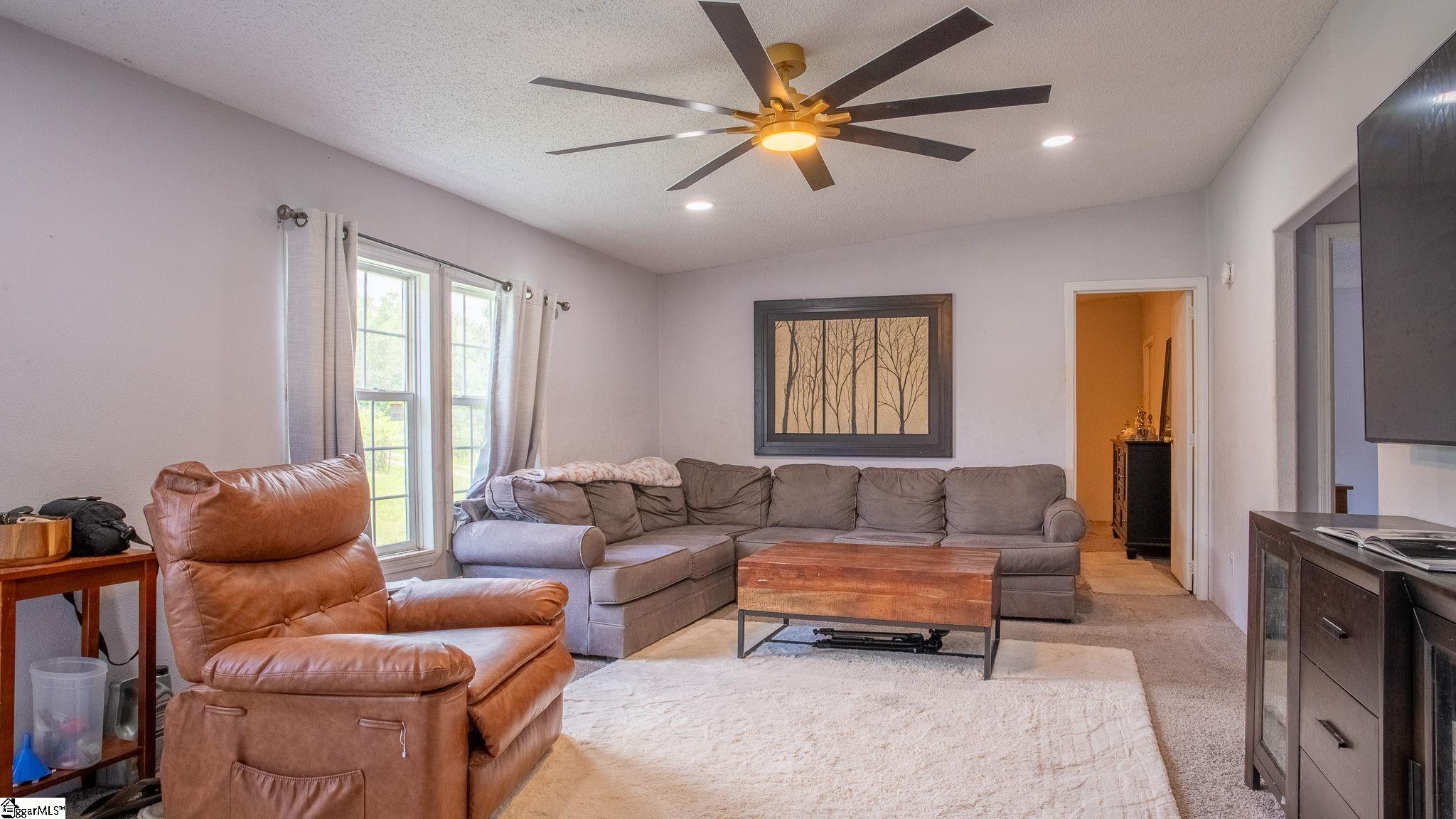 13869 S Highway 101 Gray Court, SC 29645
