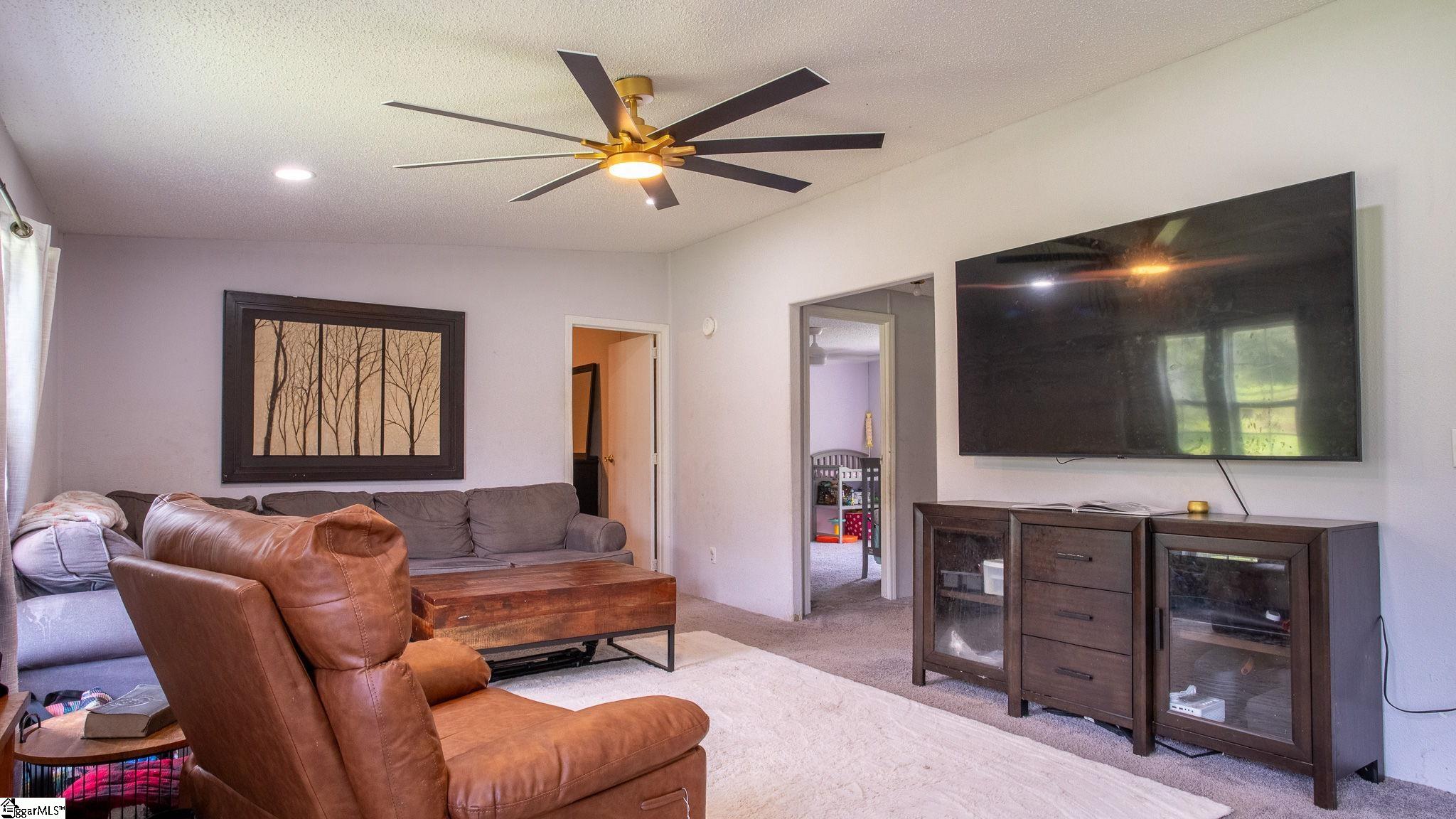 13869 S Highway 101 Gray Court, SC 29645
