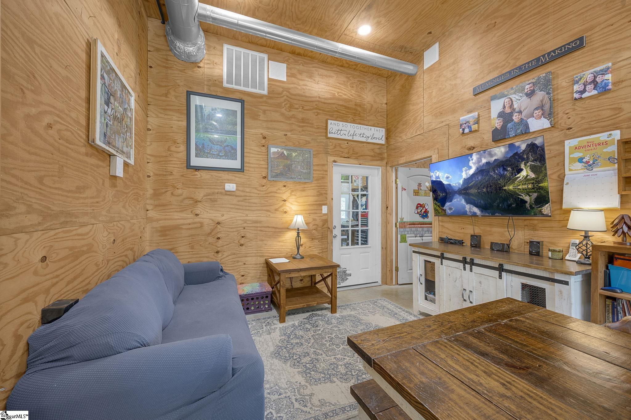 3306 Moorefield Memorial Highway Pickens, SC 29671