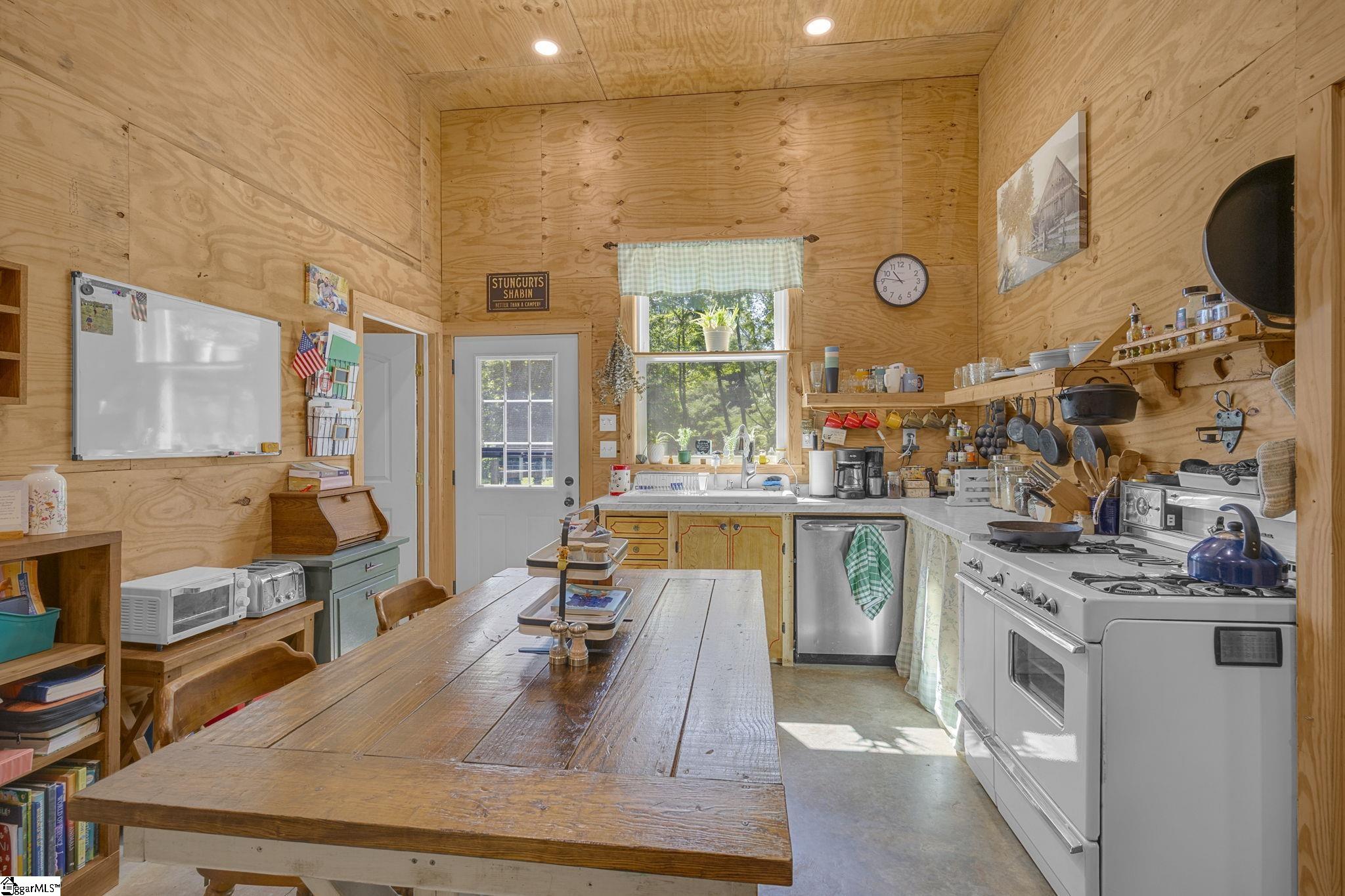 3306 Moorefield Memorial Highway Pickens, SC 29671