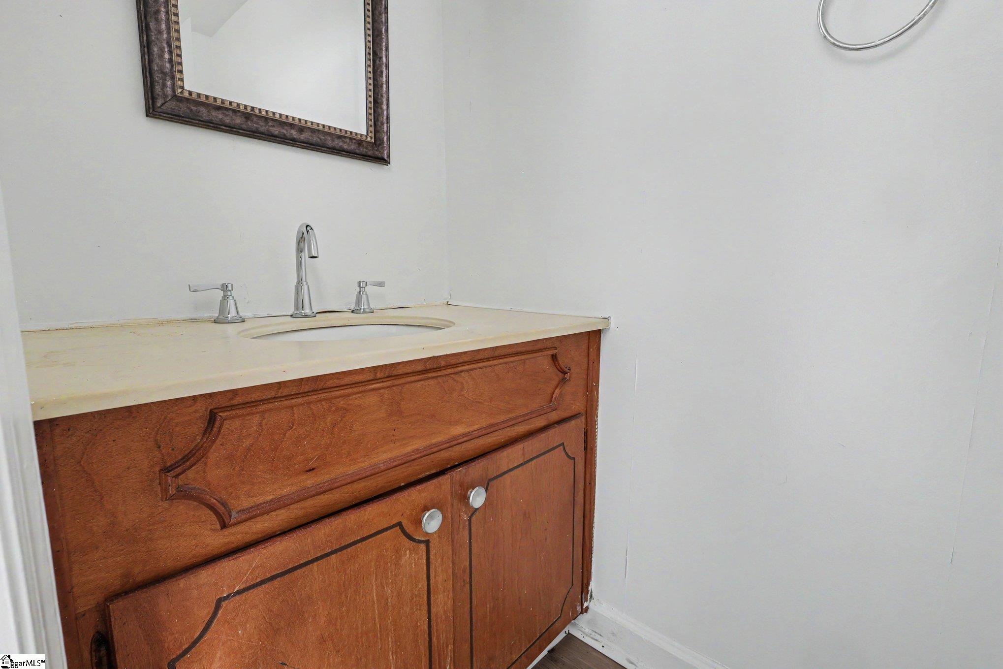 1446 Dover Road Spartanburg, SC 29301