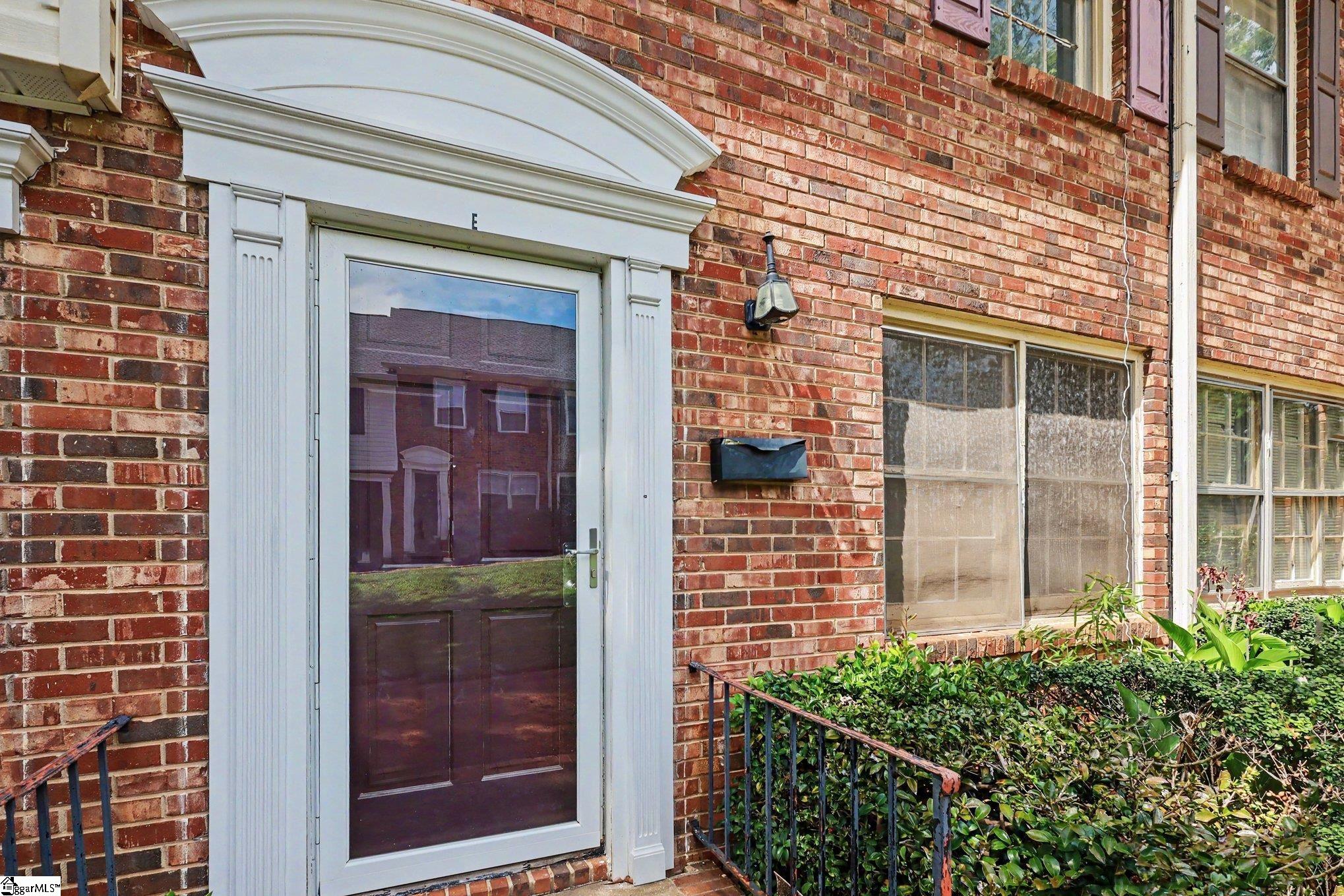 1446 Dover Road Spartanburg, SC 29301