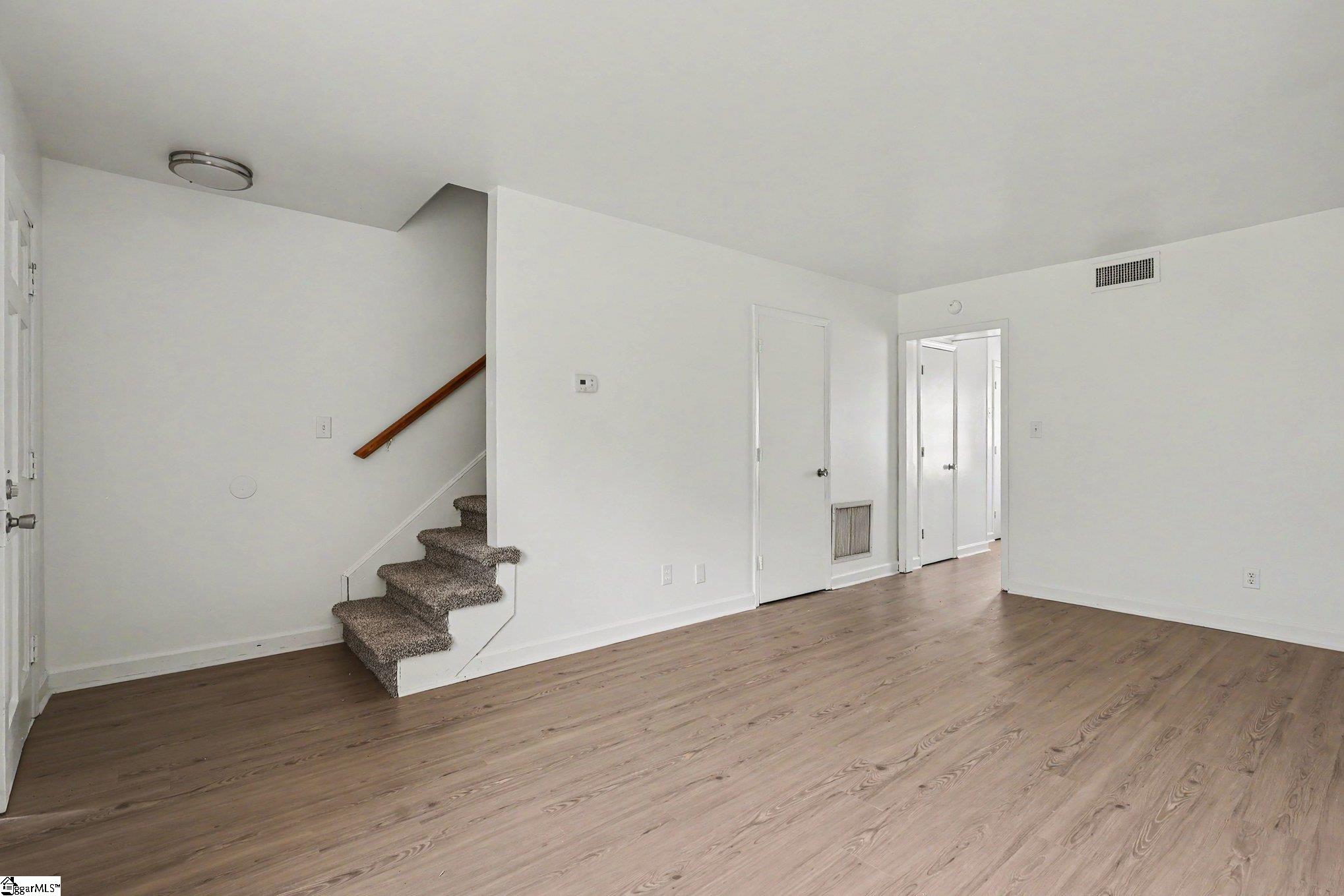 1446 Dover Road Spartanburg, SC 29301