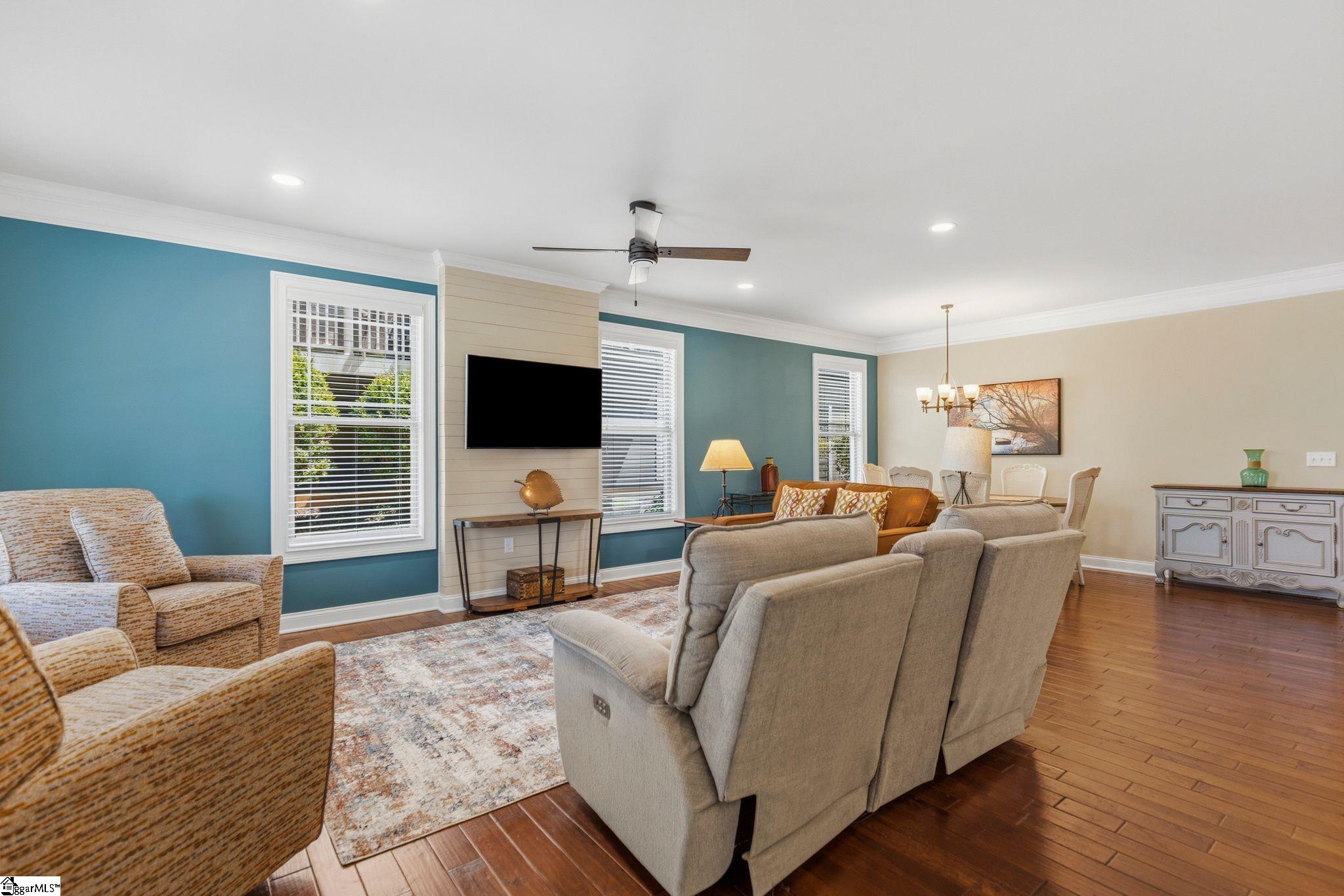 14 Ridenour Avenue Greenville, SC 29617