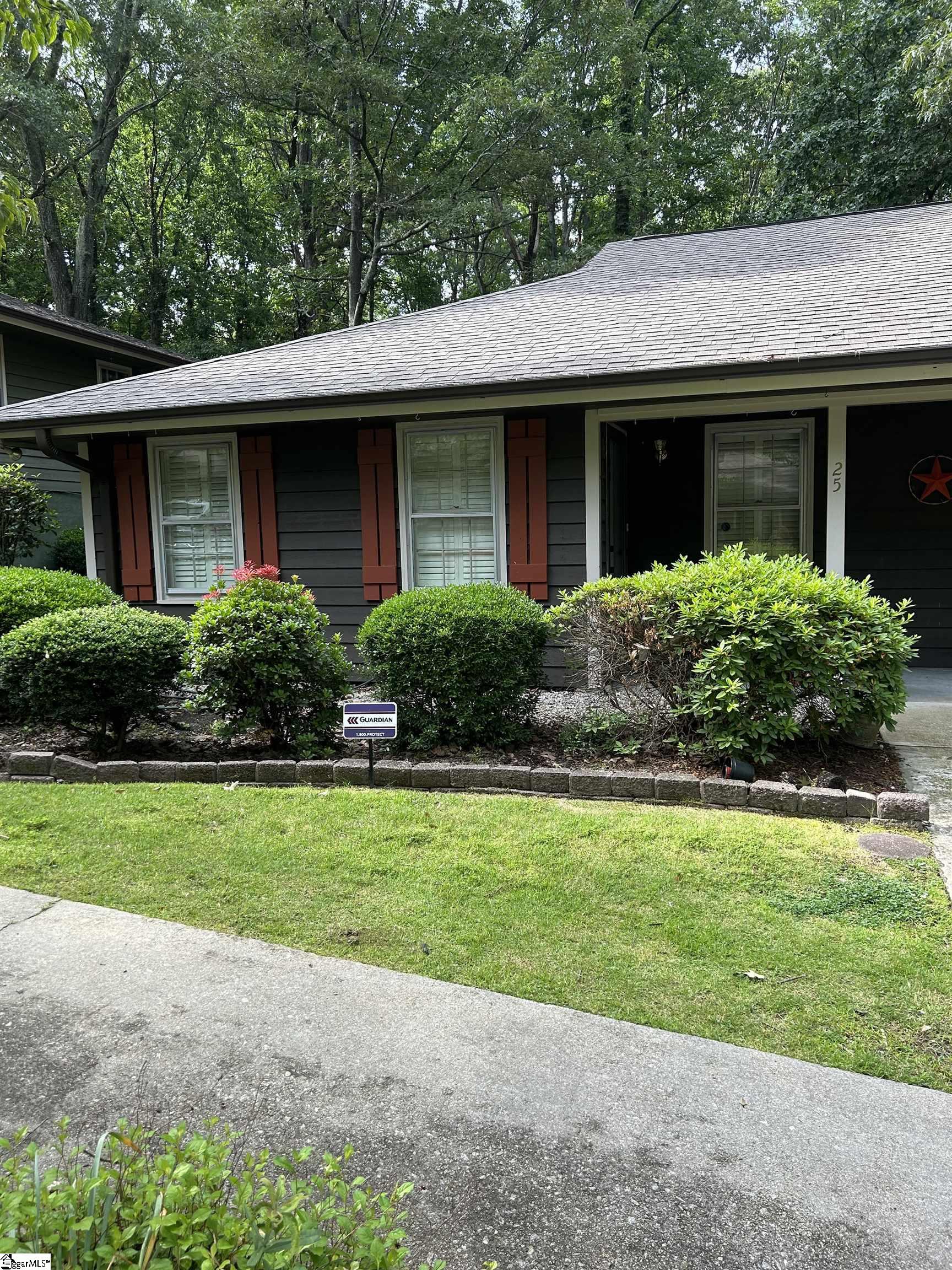 25 Oakwood Drive Greenville, SC 29609