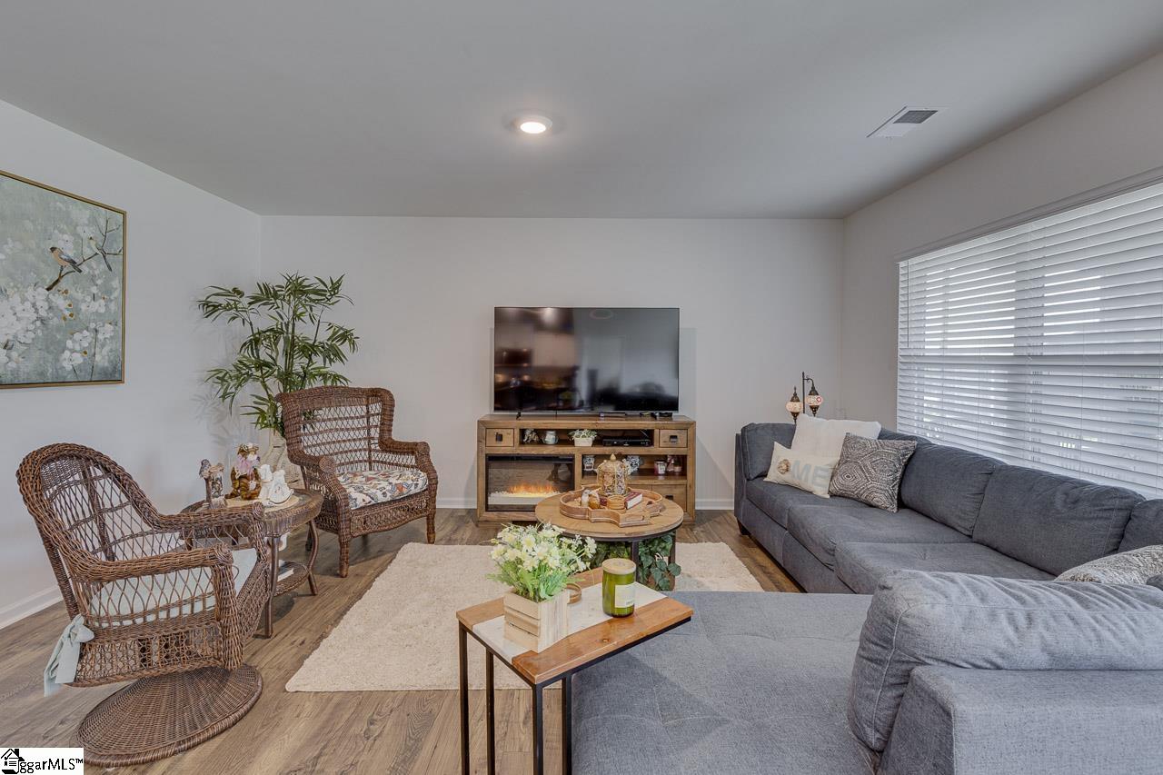 1592 Martingale Way Roebuck, SC 29376