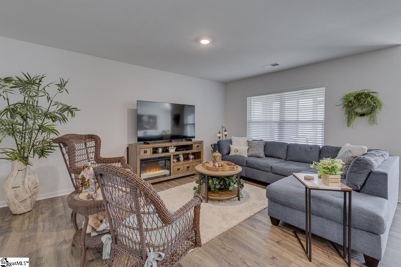 1592 Martingale Way Roebuck, SC 29376