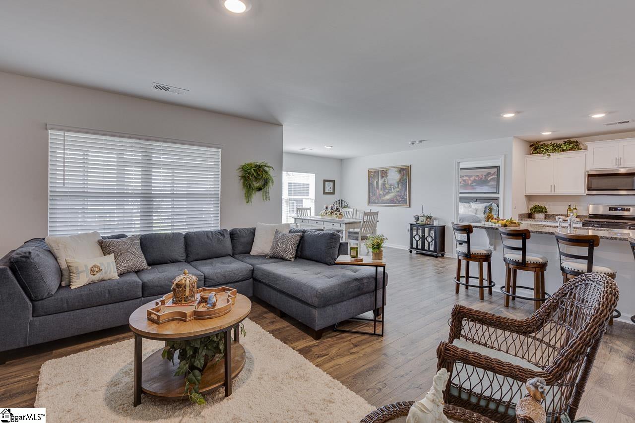 1592 Martingale Way Roebuck, SC 29376