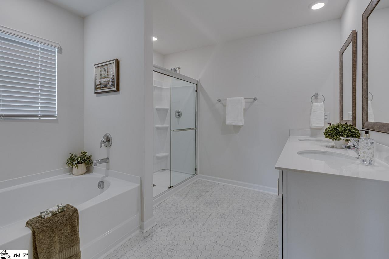 1592 Martingale Way Roebuck, SC 29376