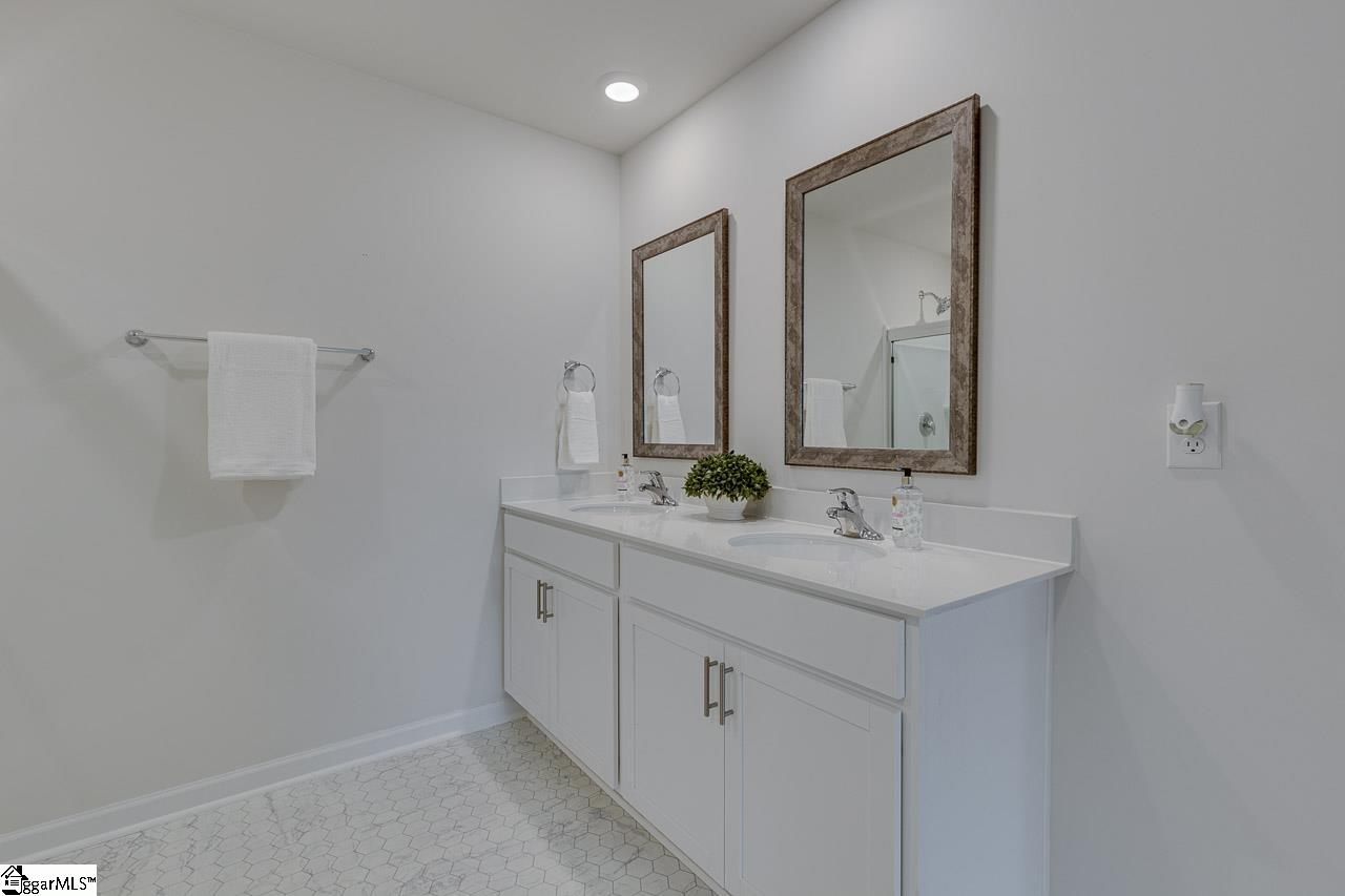 1592 Martingale Way Roebuck, SC 29376