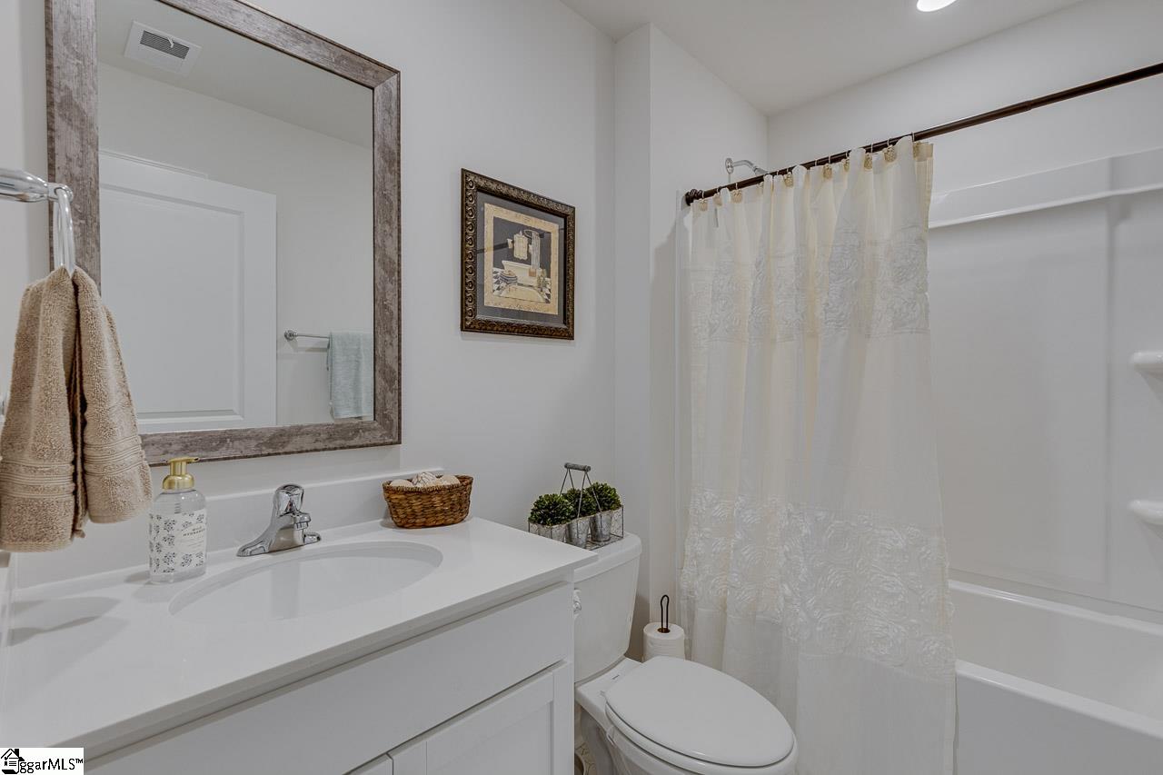 1592 Martingale Way Roebuck, SC 29376