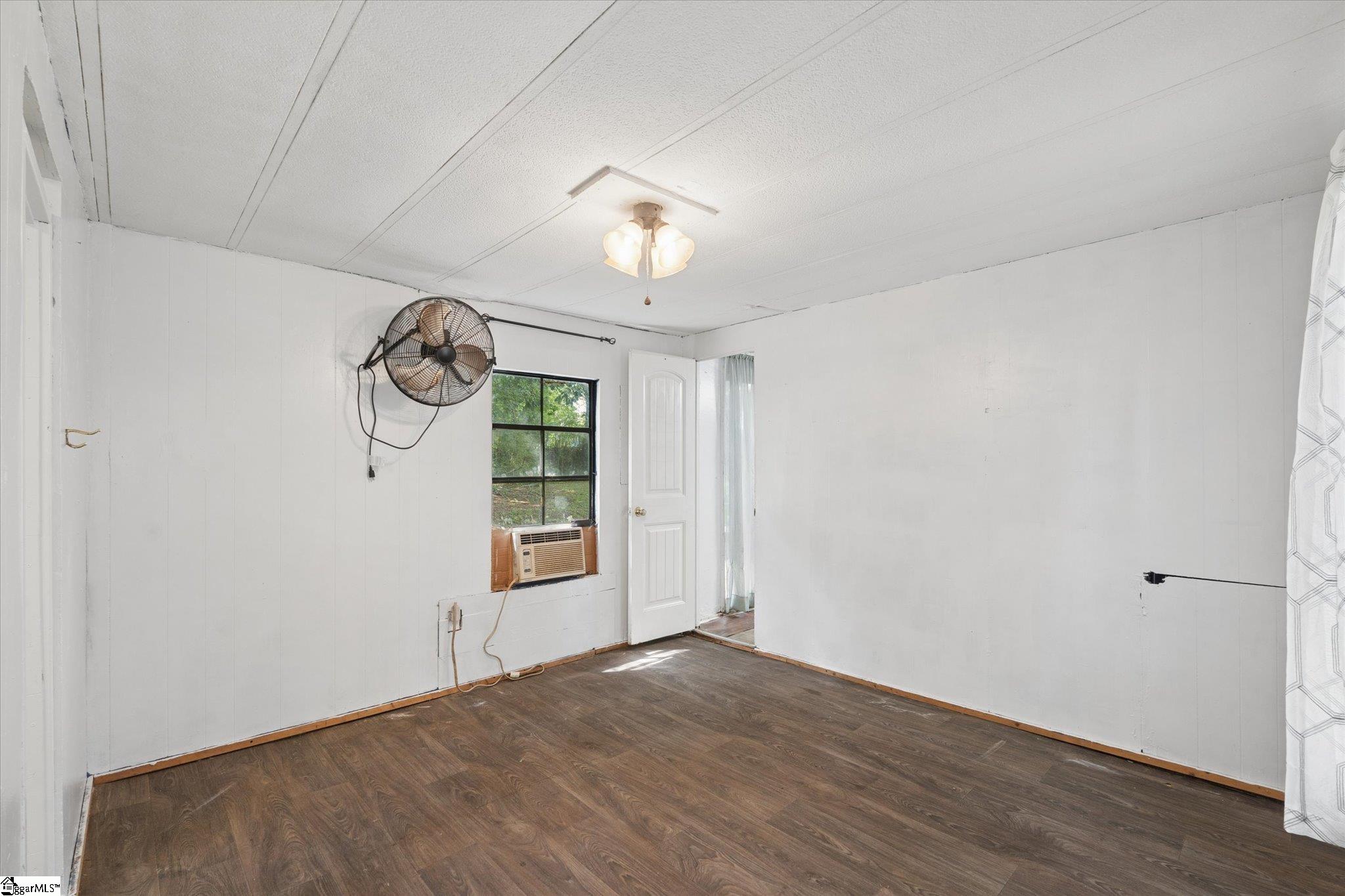 348 Shenandoah Drive Easley, SC 29642-9628