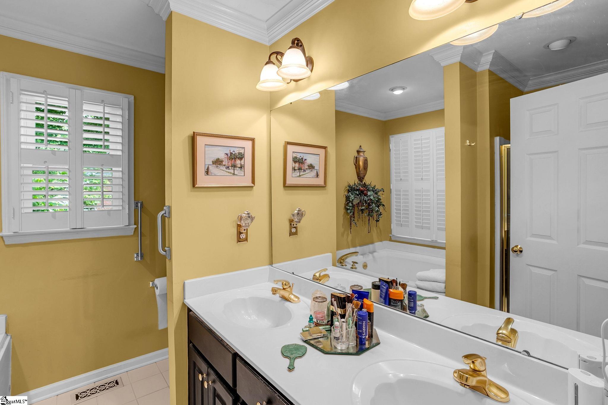 215 Northfield Lane Simpsonville, SC 29681