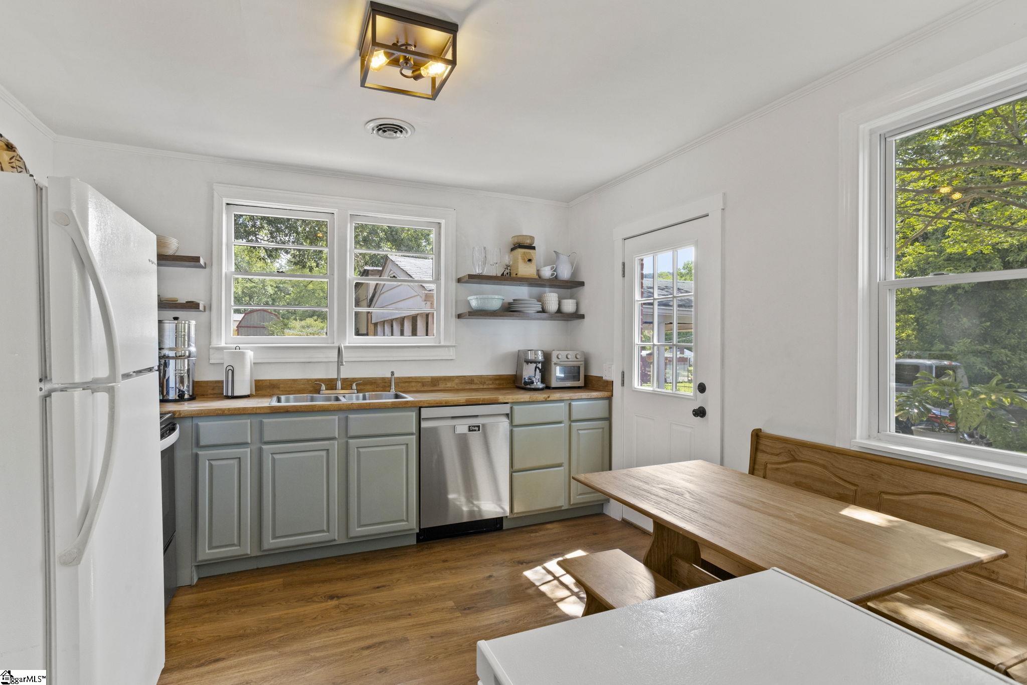 1902 Old Parker Road Greenville, SC 29609