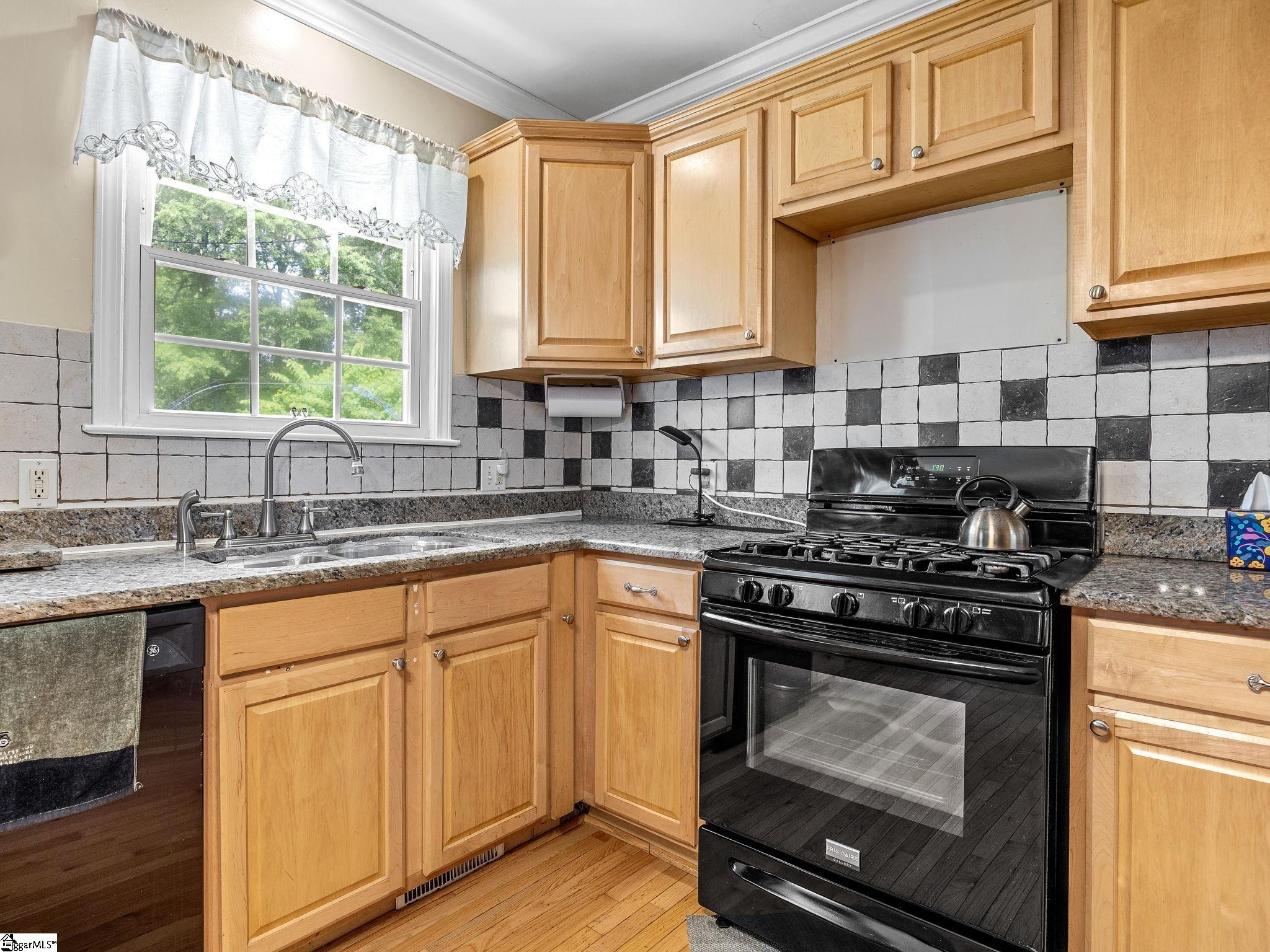246 Holly Drive Spartanburg, SC 29301