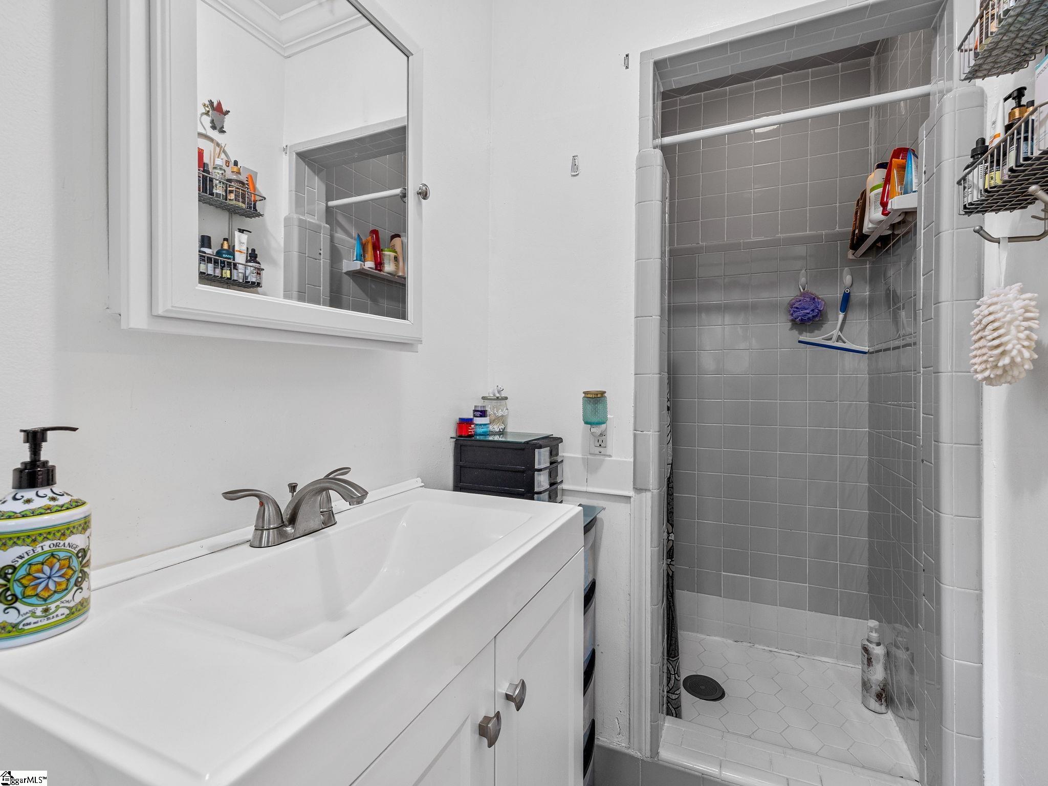 246 Holly Drive Spartanburg, SC 29301