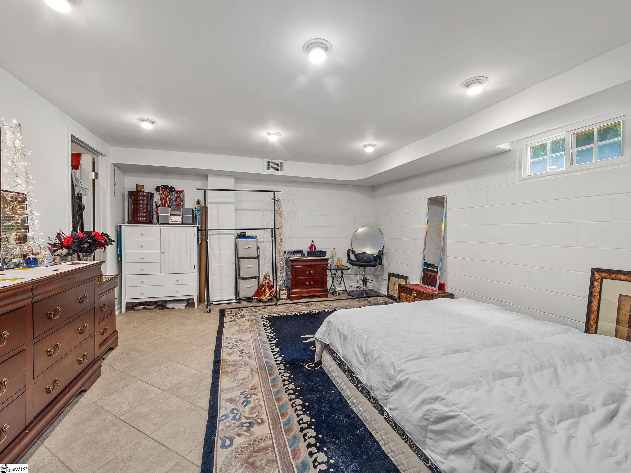 246 Holly Drive Spartanburg, SC 29301