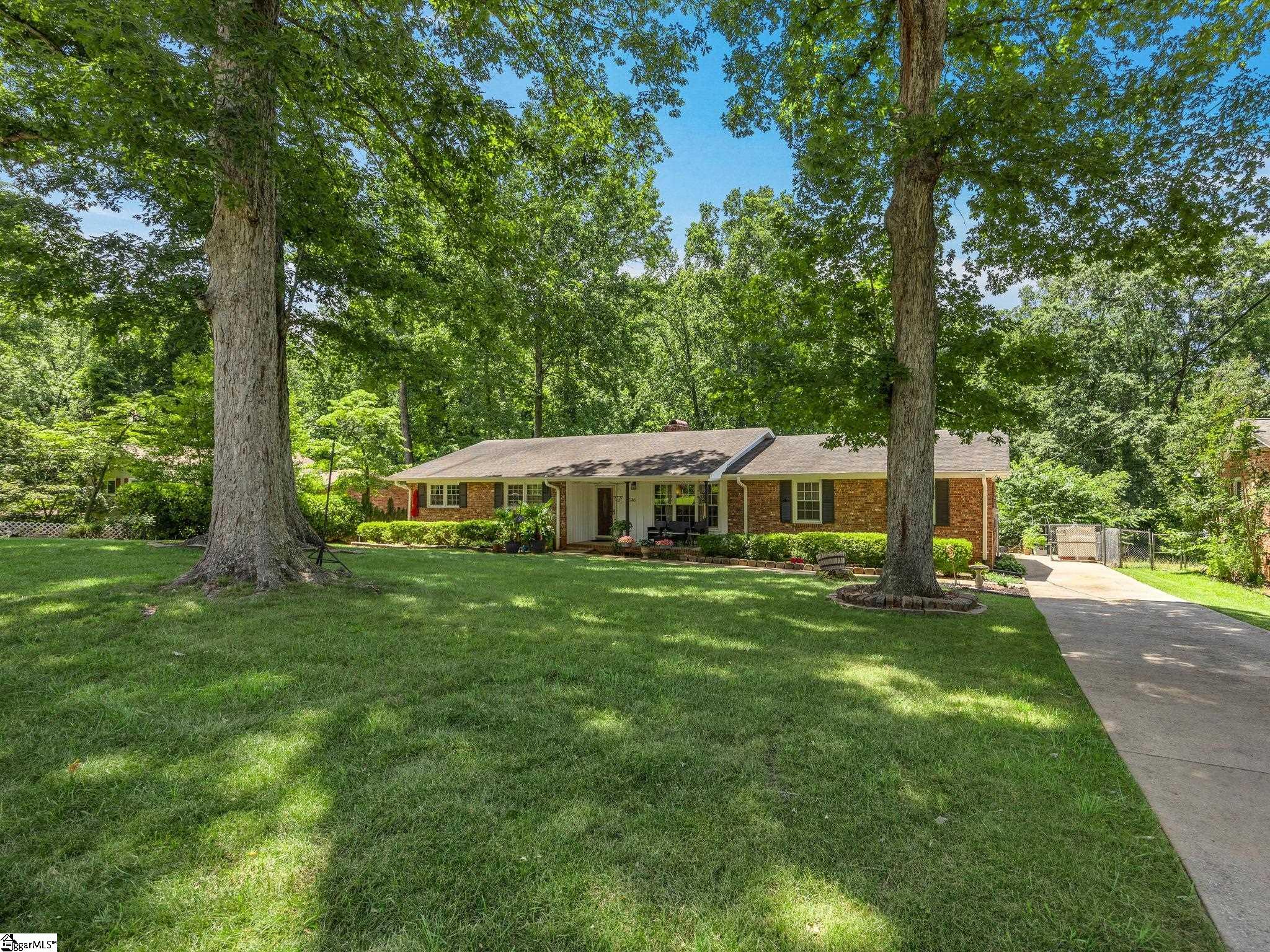 246 Holly Drive Spartanburg, SC 29301