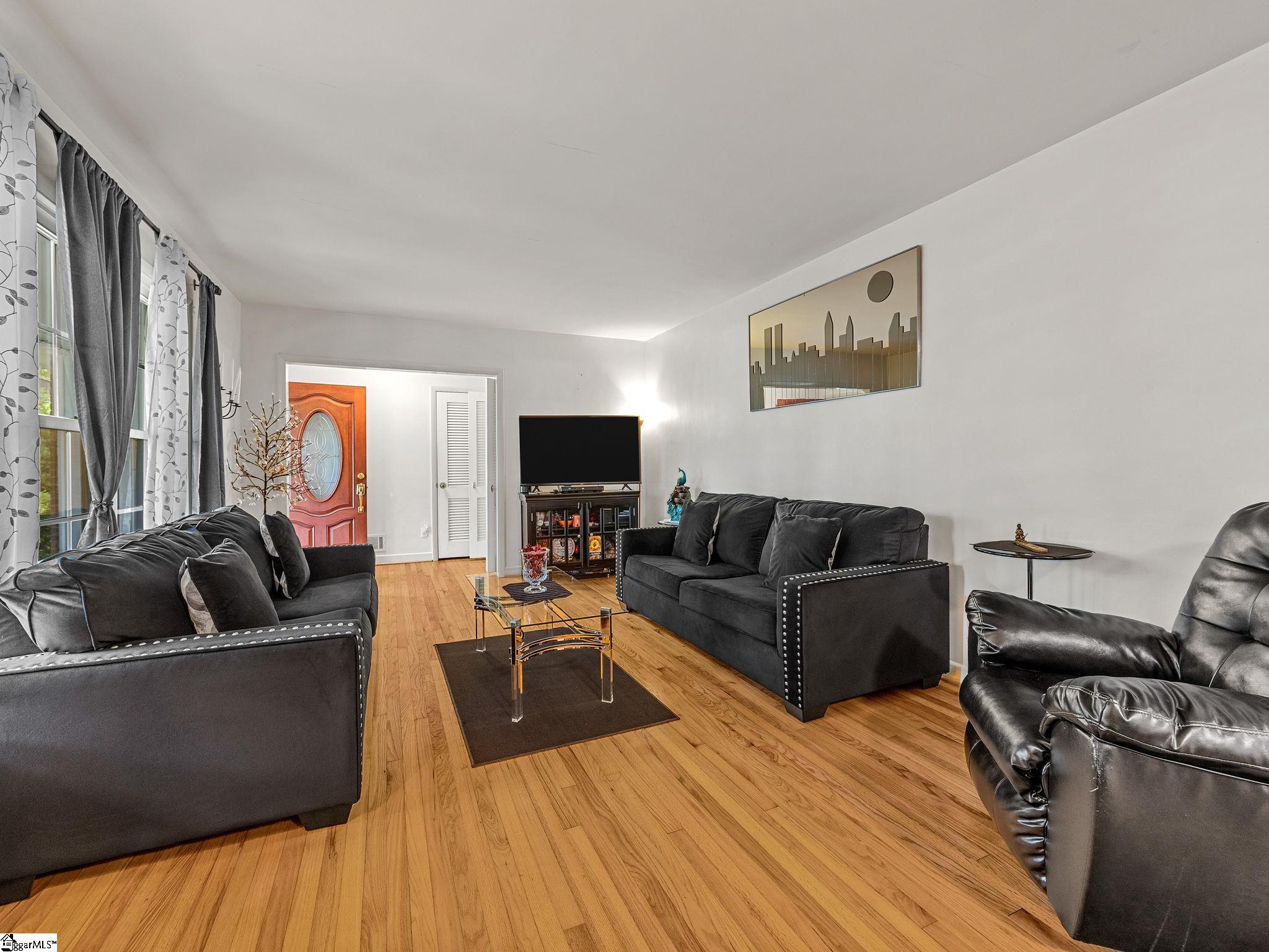 246 Holly Drive Spartanburg, SC 29301