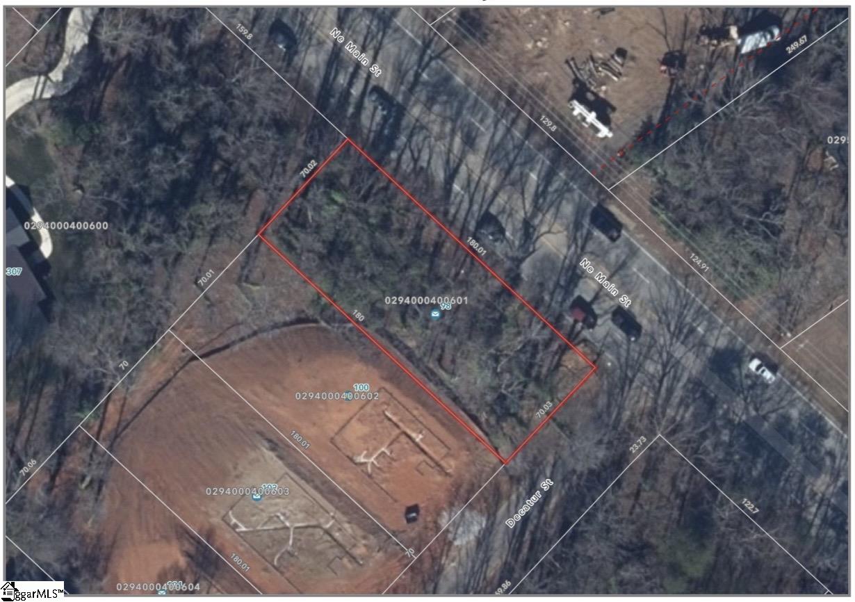 98 Decatur Street Simpsonville, SC 29681