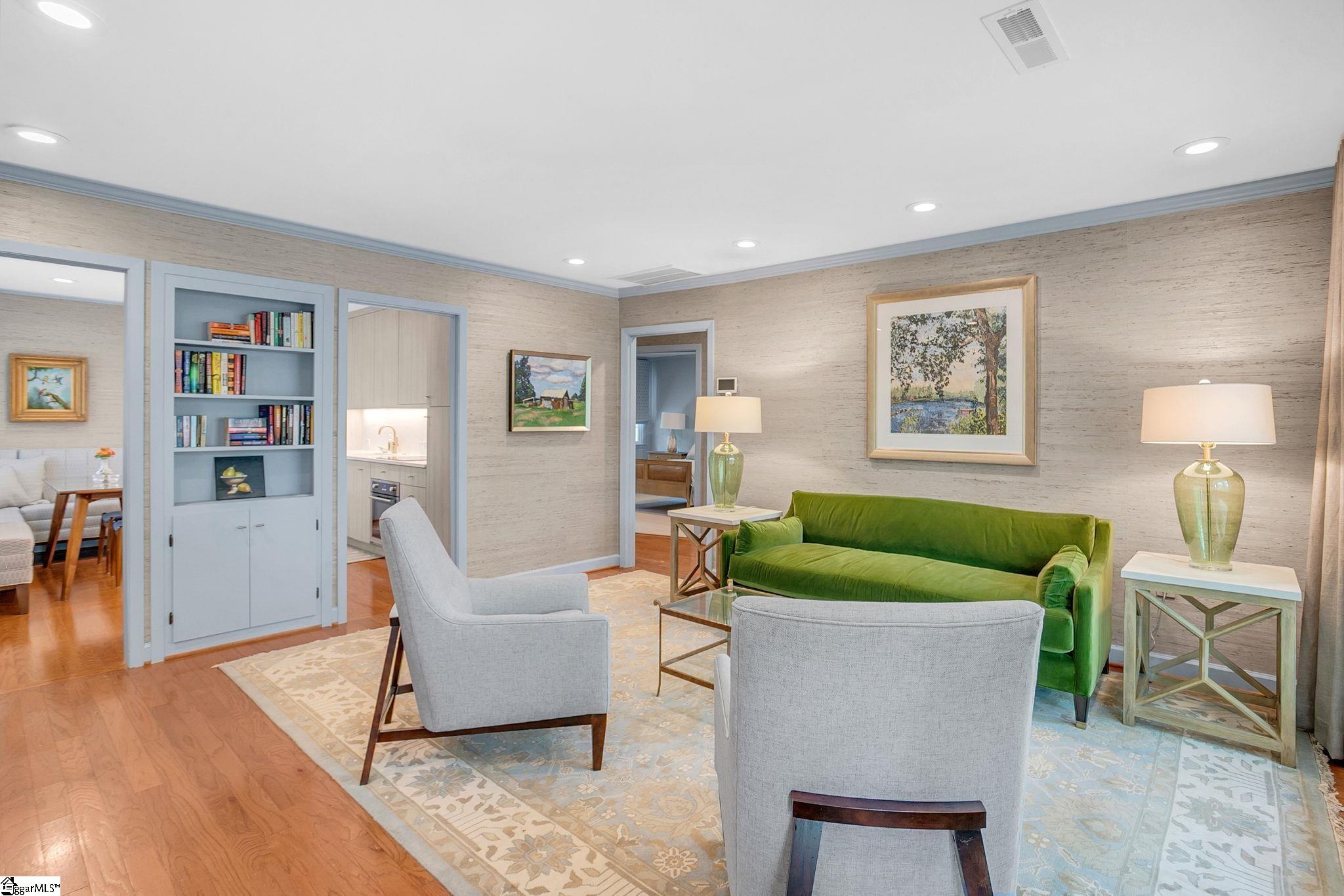 21 Knoxbury Terrace Greenville, SC 29601