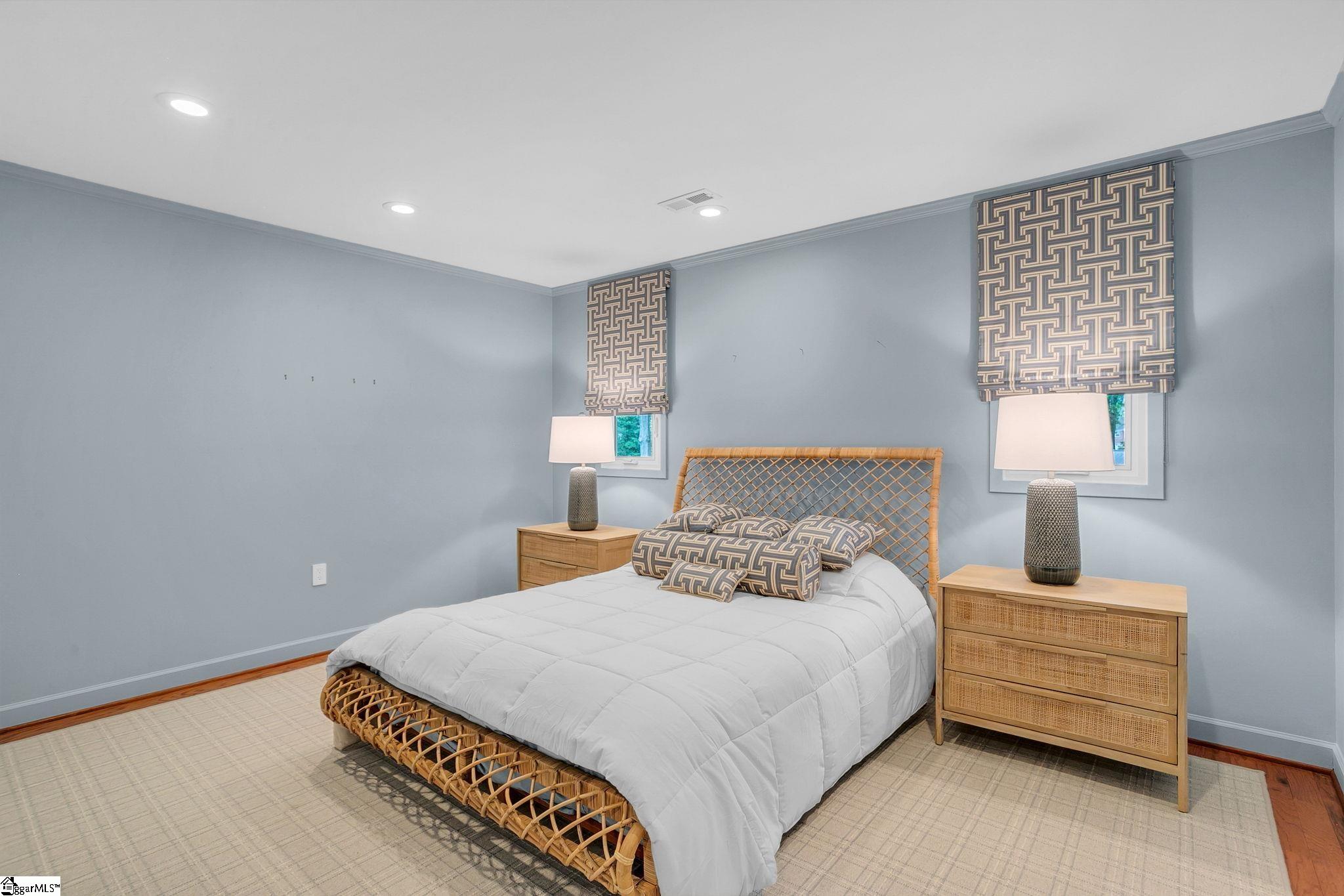 21 Knoxbury Terrace Greenville, SC 29601
