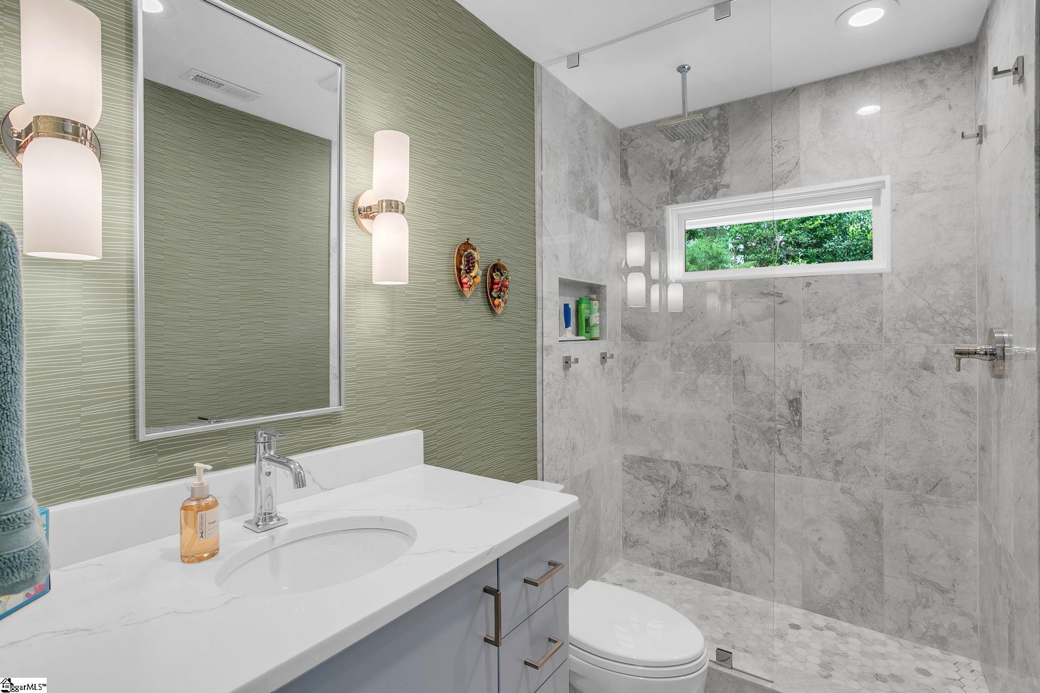 21 Knoxbury Terrace Greenville, SC 29601