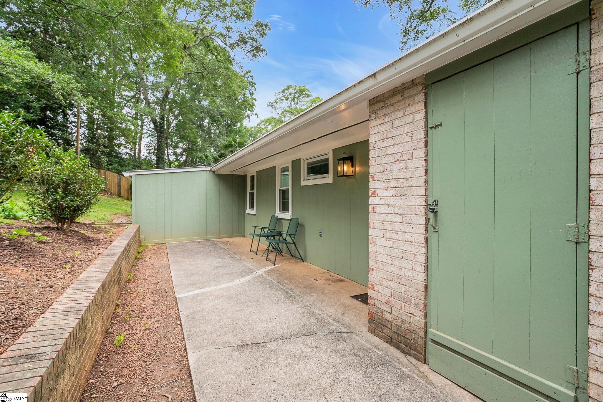 21 Knoxbury Terrace Greenville, SC 29601