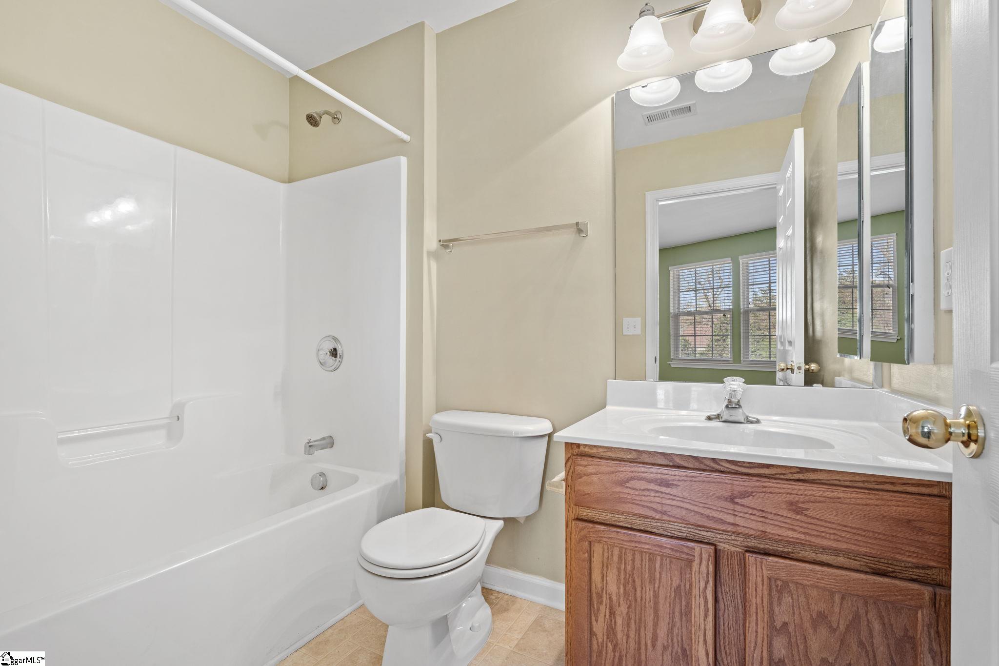 115 Sylvan Oak Way Simpsonville, SC 29681