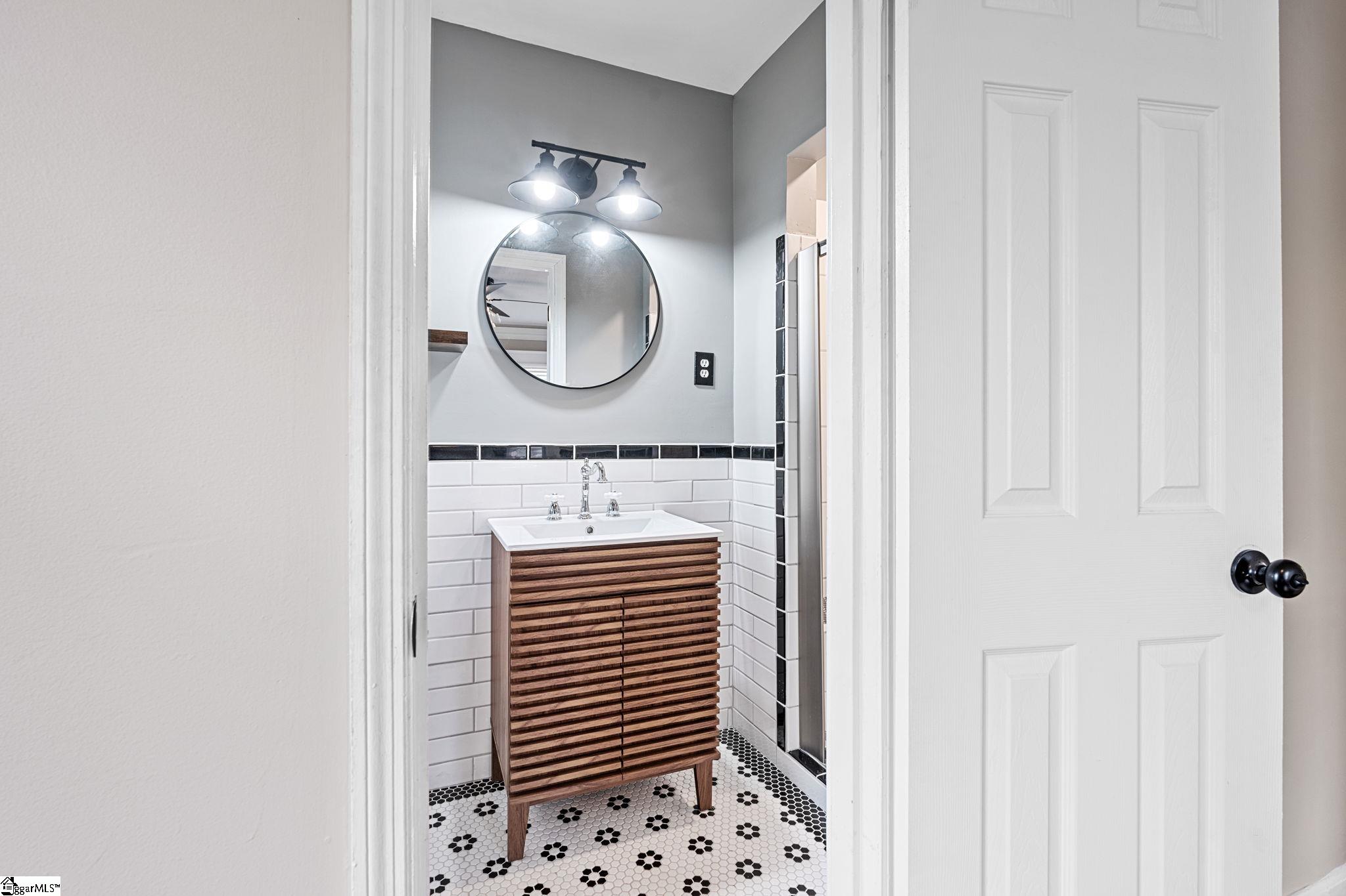 204 Greenacre Road Greenville, SC 29607