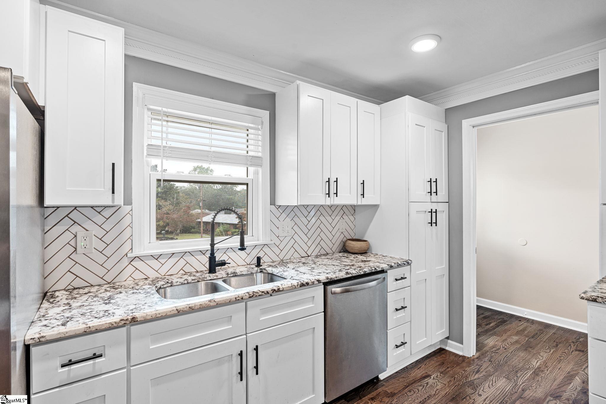 204 Greenacre Road Greenville, SC 29607