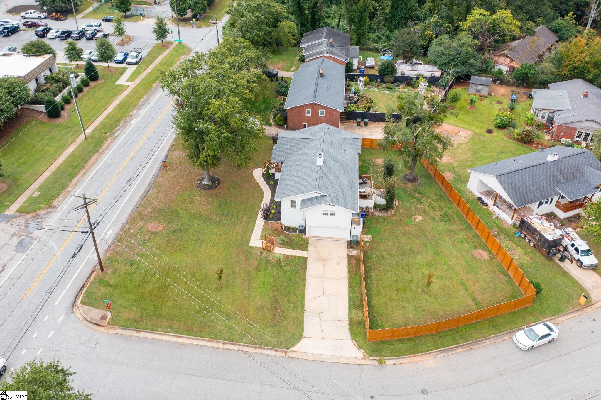204 Greenacre Road Greenville, SC 29607