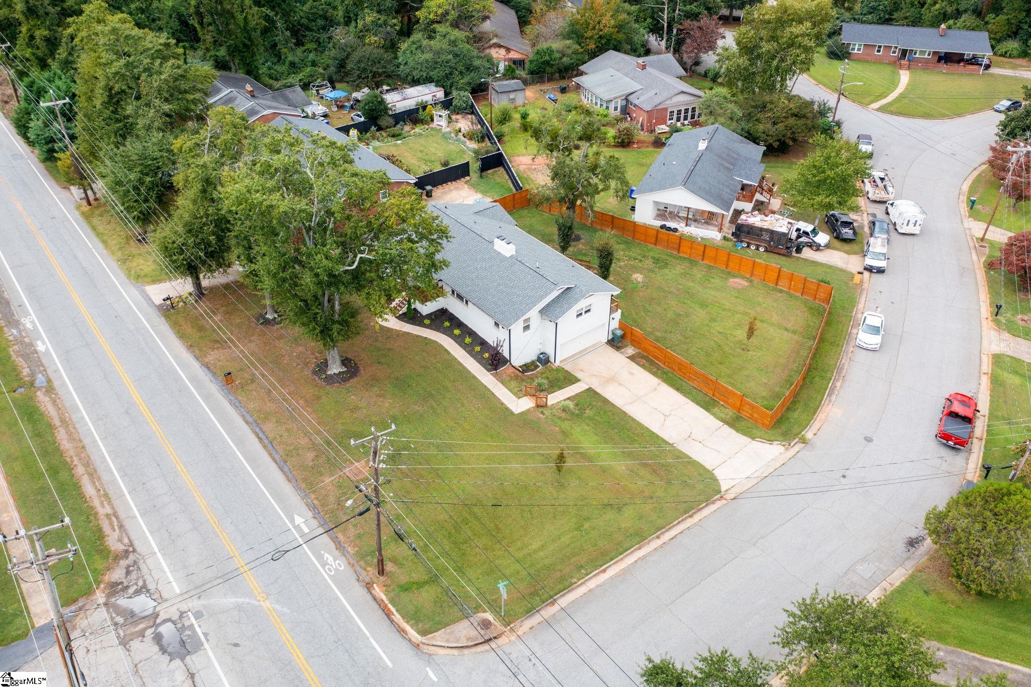204 Greenacre Road Greenville, SC 29607