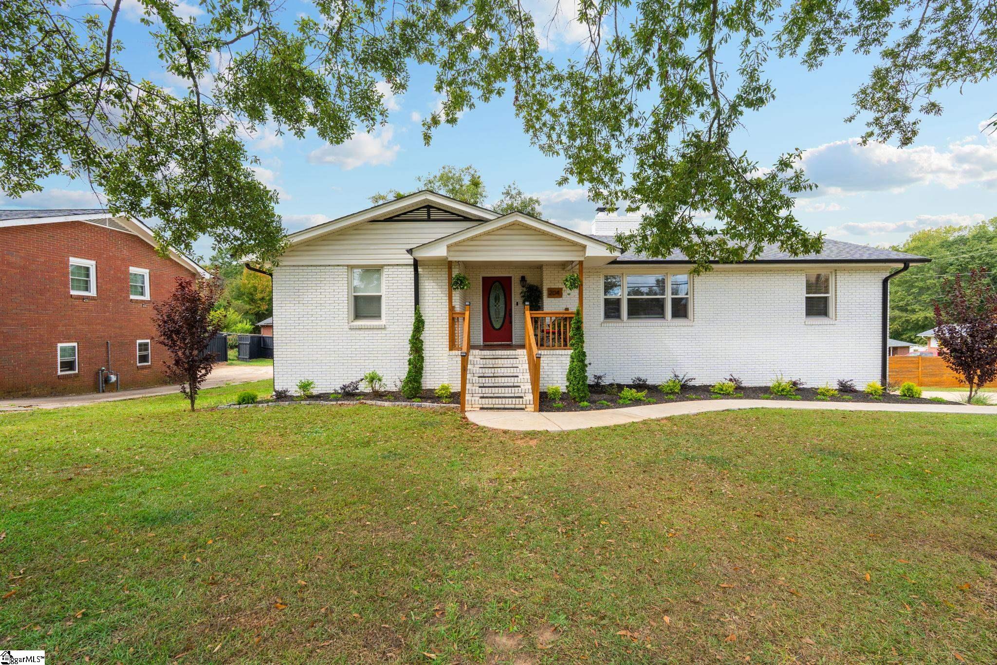 204 Greenacre Road Greenville, SC 29607