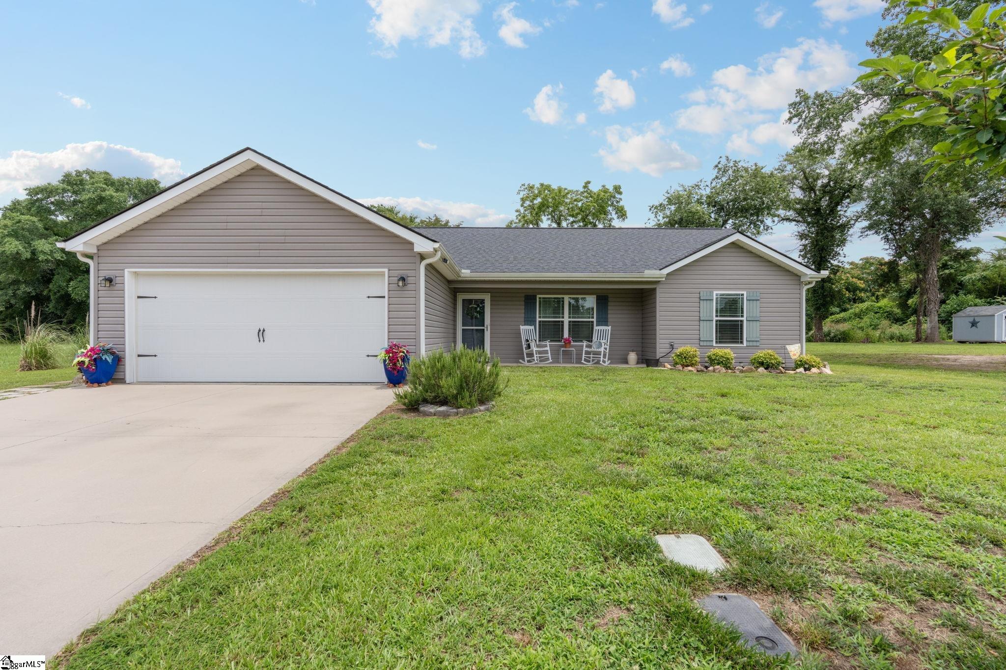 7607 S Old Laurens Road Gray Court, SC 29645