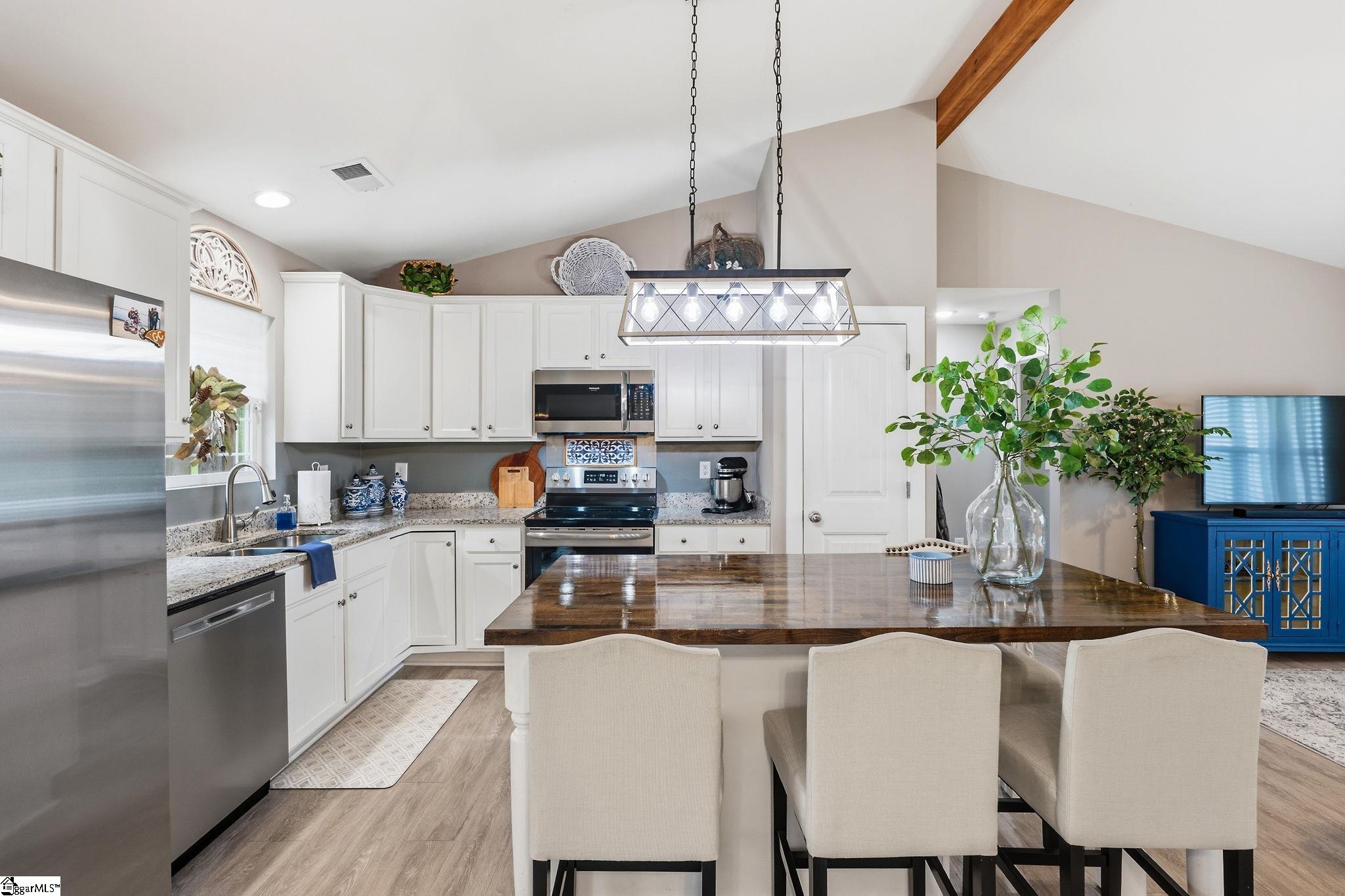 7607 S Old Laurens Road Gray Court, SC 29645
