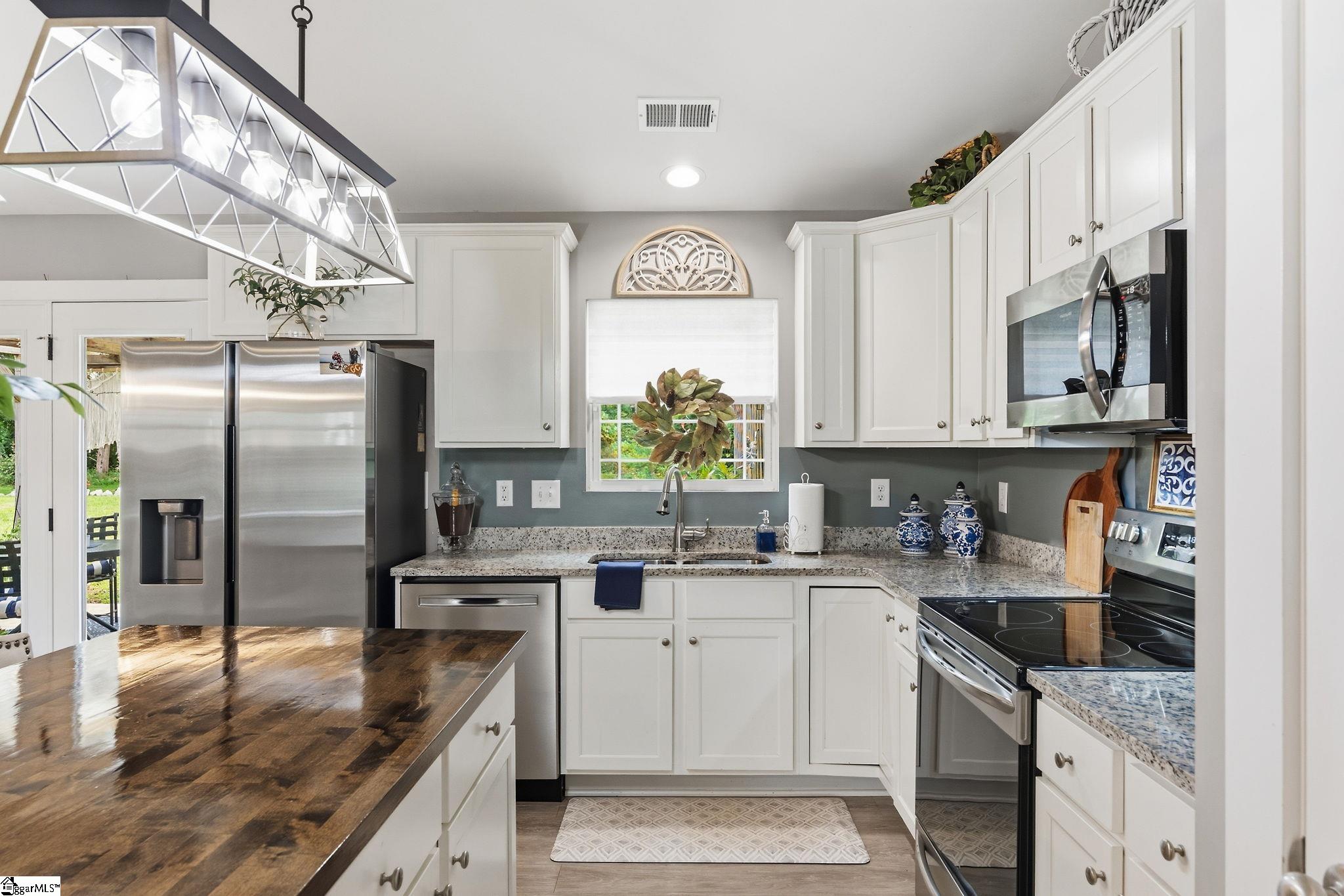 7607 S Old Laurens Road Gray Court, SC 29645