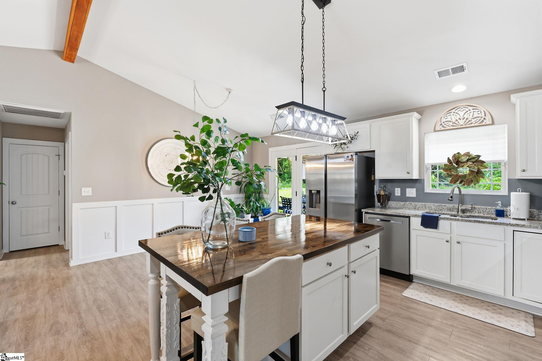 7607 S Old Laurens Road Gray Court, SC 29645