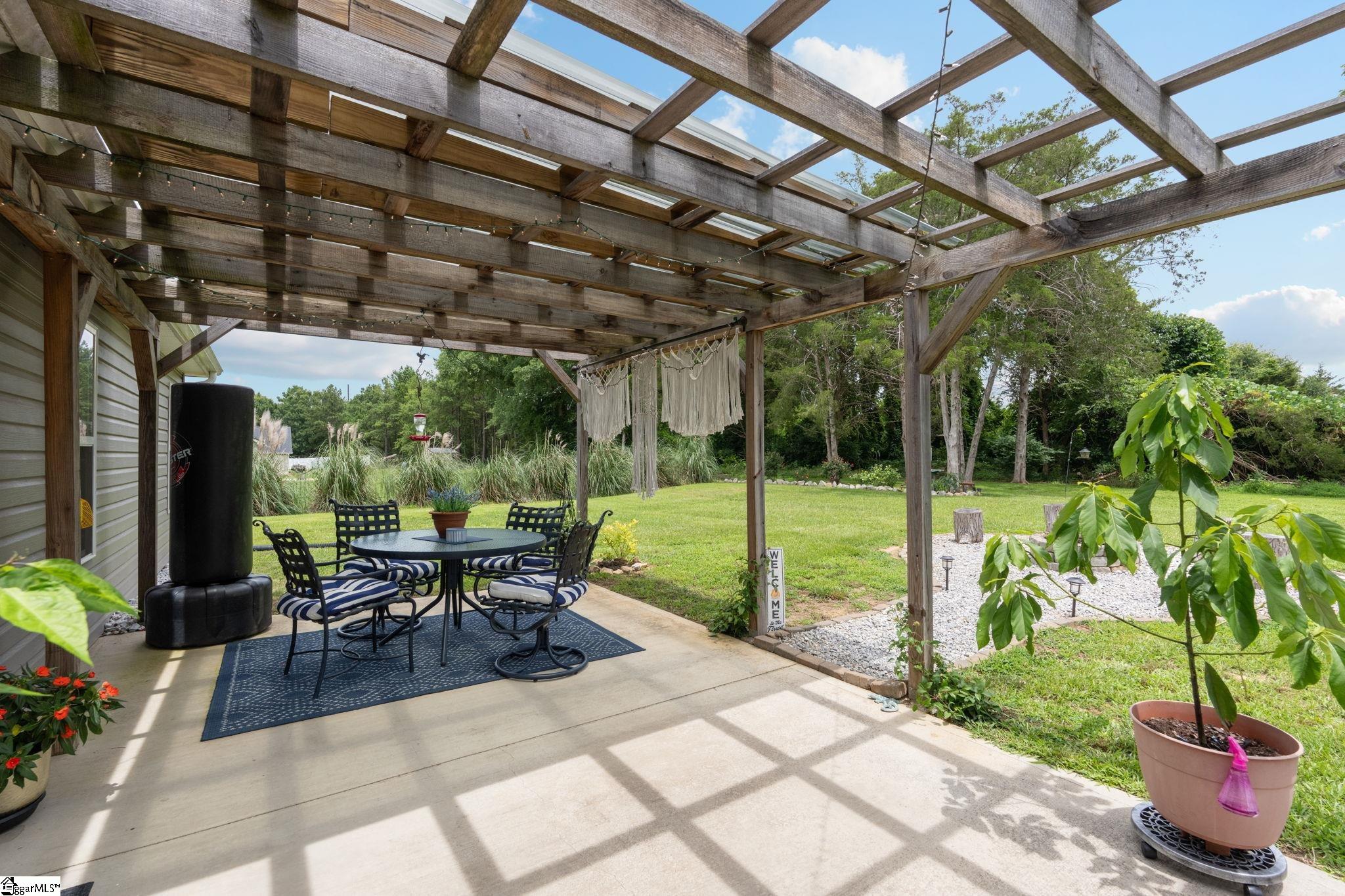 7607 S Old Laurens Road Gray Court, SC 29645