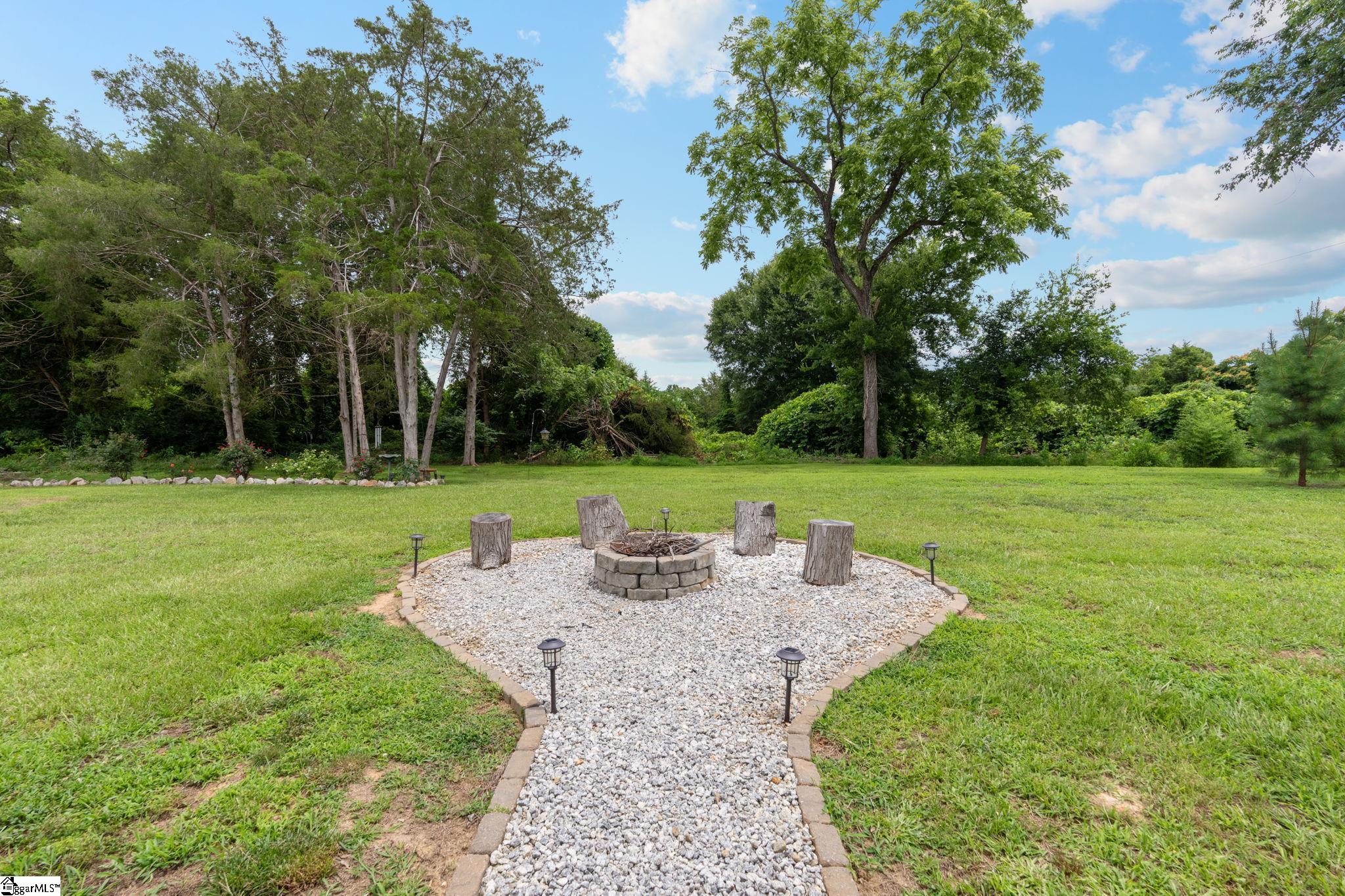 7607 S Old Laurens Road Gray Court, SC 29645